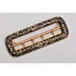 AN EARLY 19TH CENTURY FRENCH GOLD ENAMELLED BELT BUCKLE, a rectangular slim buckle detailed with