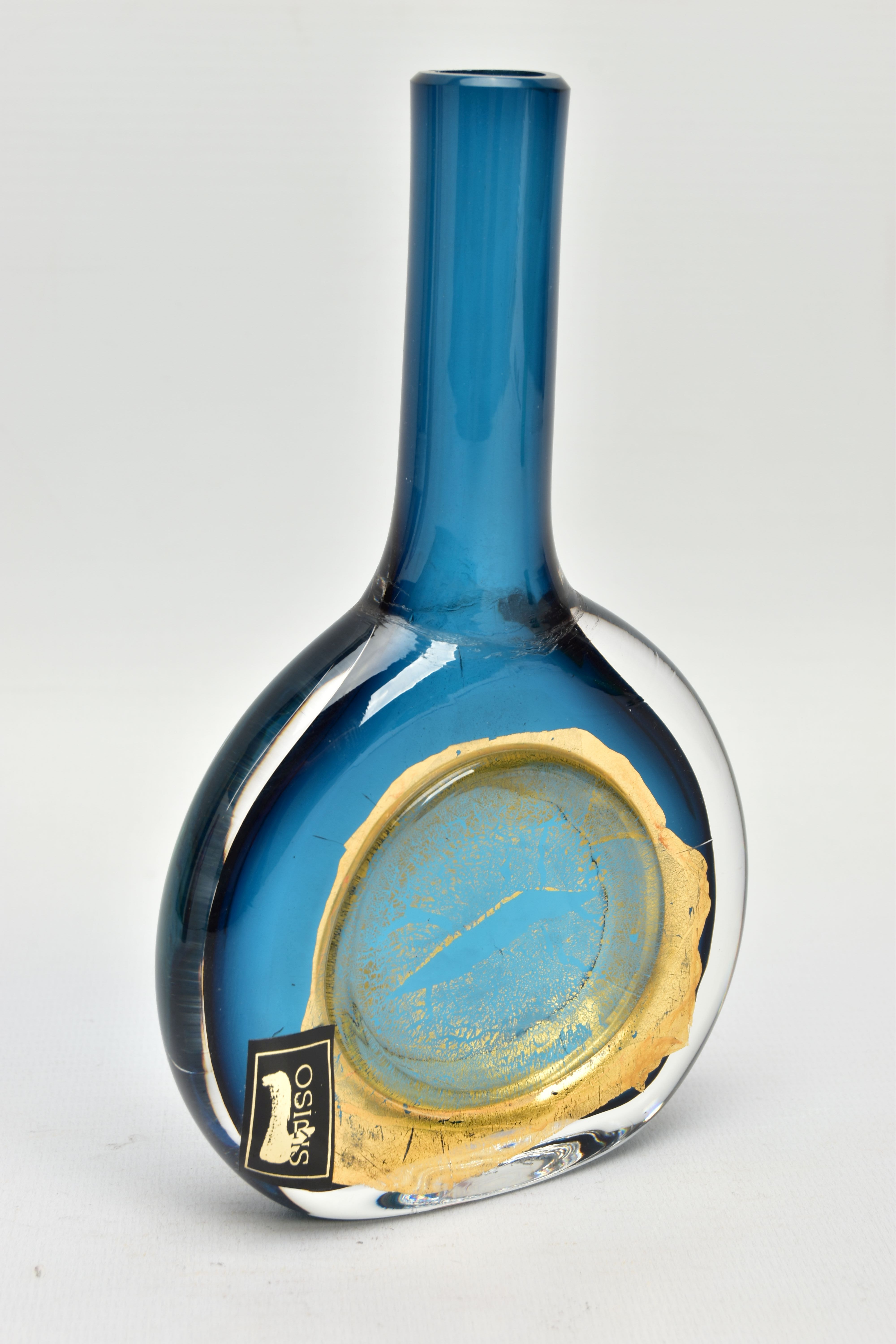 THREE LATER 20TH CENTURY STUDIO GLASS VASES, comprising a blue Iestyn Davies 'Osiris' vase, gold - Image 7 of 10