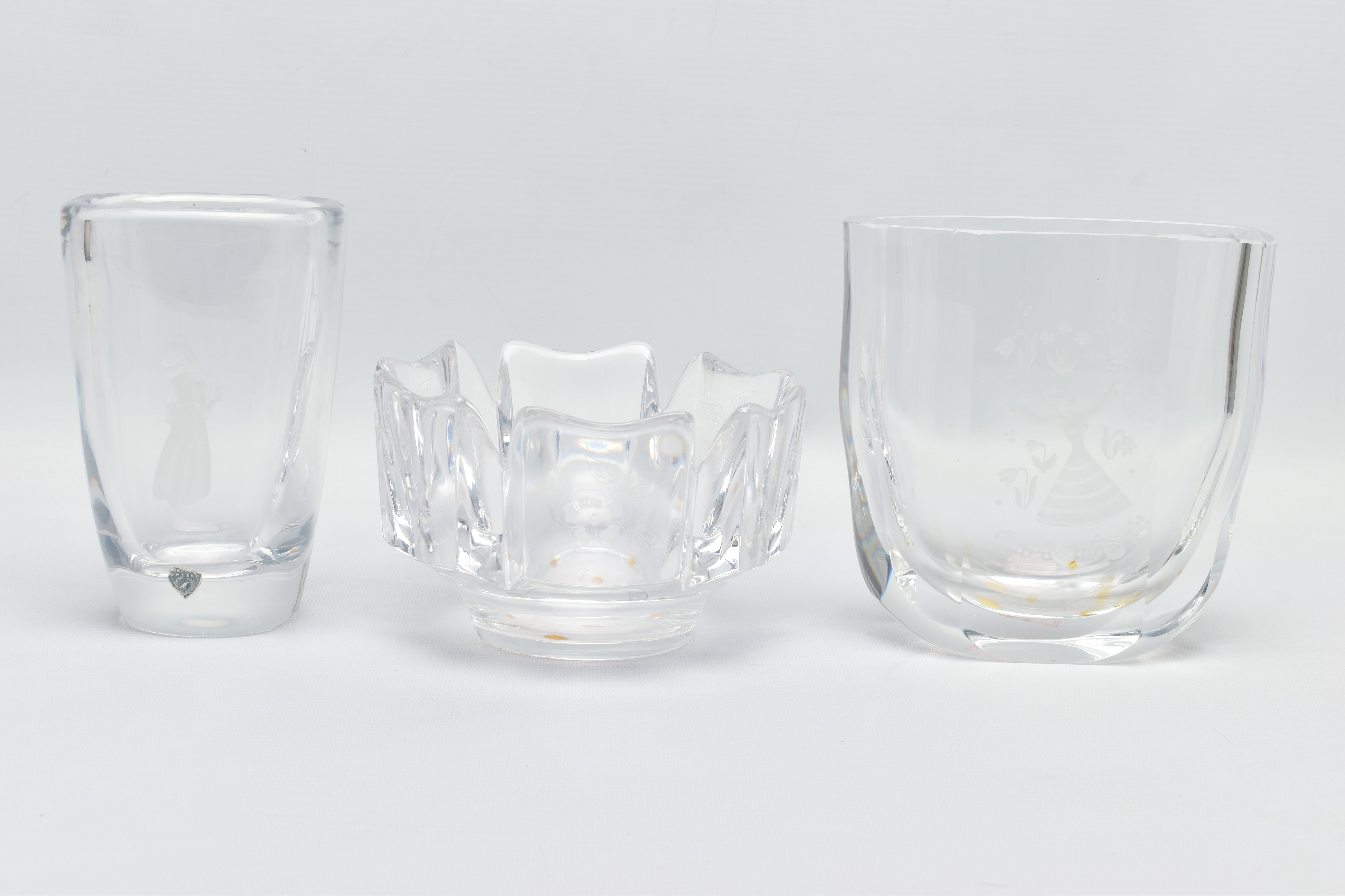 THREE PIECES OF ORREFORS GLASS, comprising a Corona bowl, the castellated panels are alternately - Image 7 of 14