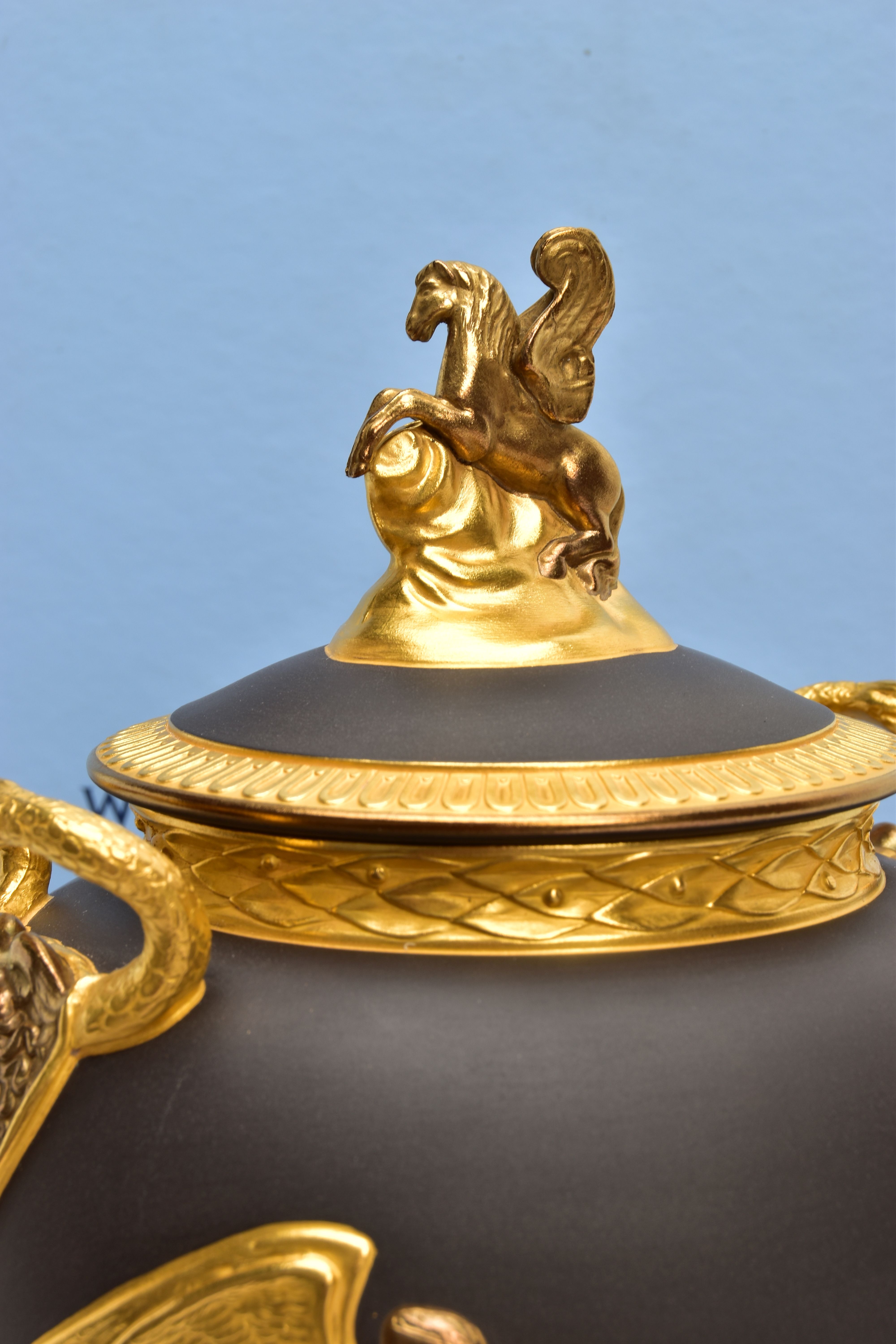 A BOXED WEDGWOOD MASTERPIECE COLLECTION LIMITED EDITION BLACK BASALT AND GILT PEGASUS VASE AND - Image 7 of 11