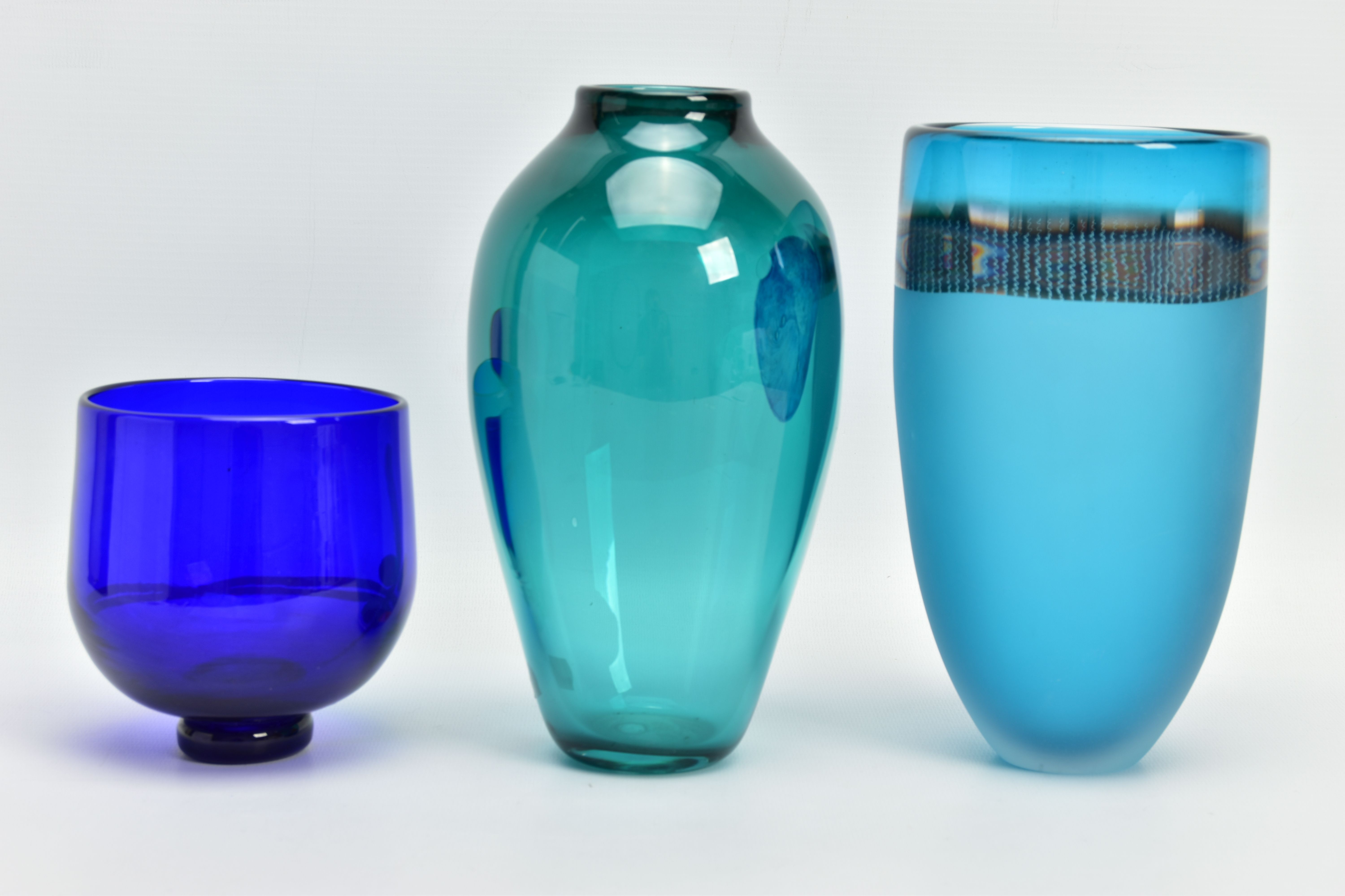 THREE PIECES OF LATE 20TH CENTURY BRITISH STUDIO GLASS, comprising a Phil Oakly green glass vase - Image 2 of 10