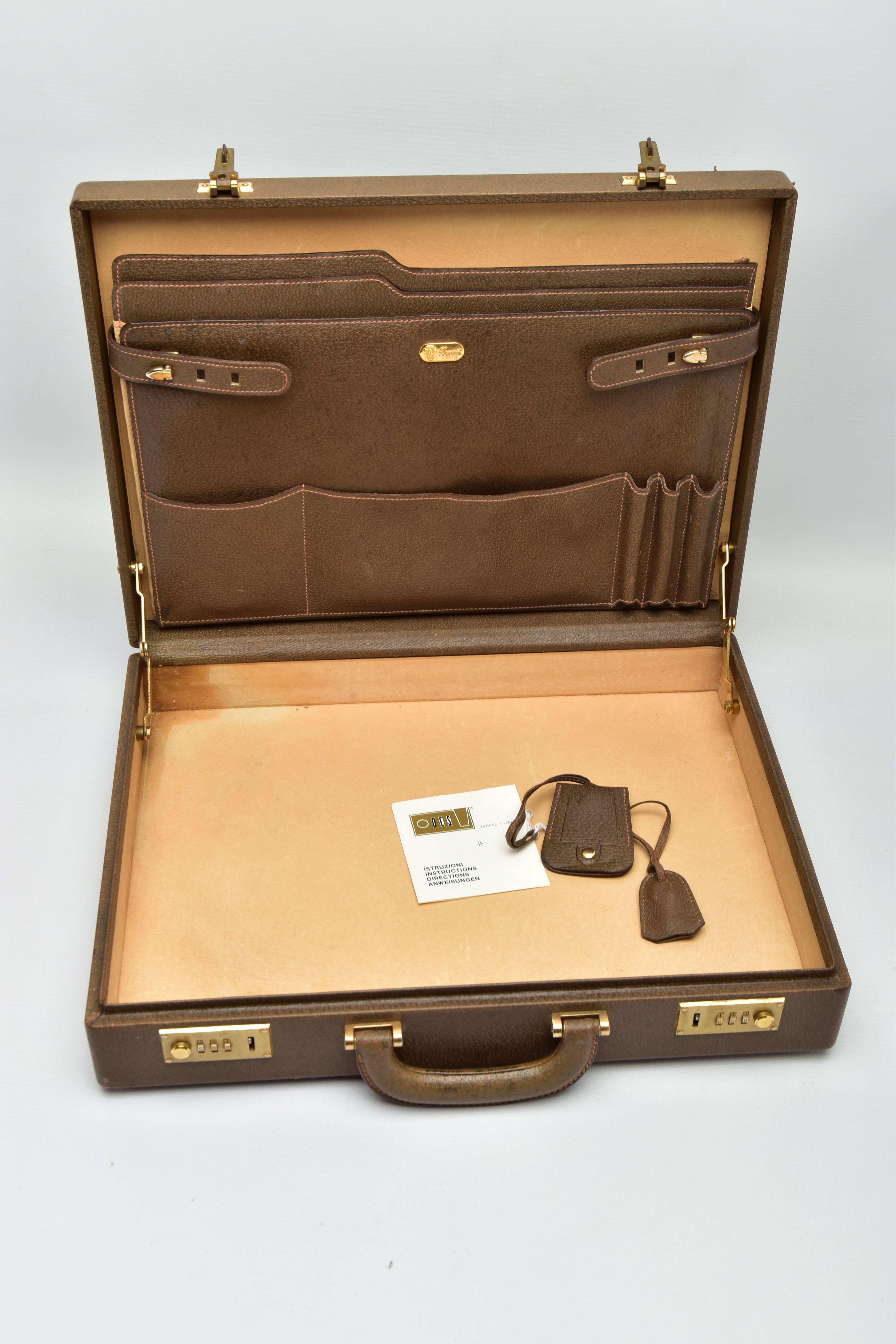 A VINTAGE GUCCI BRIEFCASE WITH GREEN LEATHER TRIM, the front and back vinyl panels with Gucci - Image 8 of 20