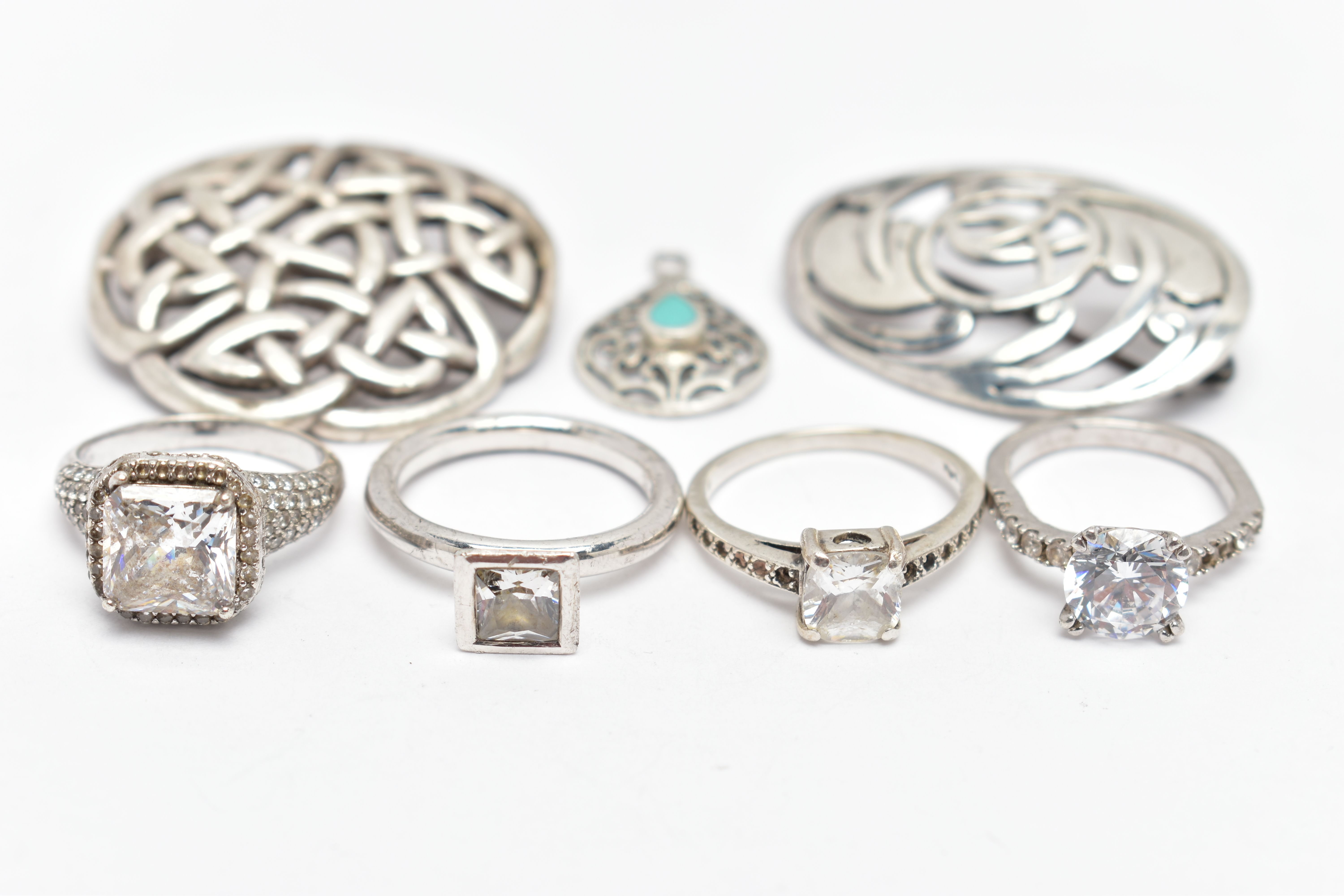 A SELECTION OF SILVER AND WHITE METAL JEWELLERY, to include a silver foliate brooch, hallmarked - Image 2 of 3