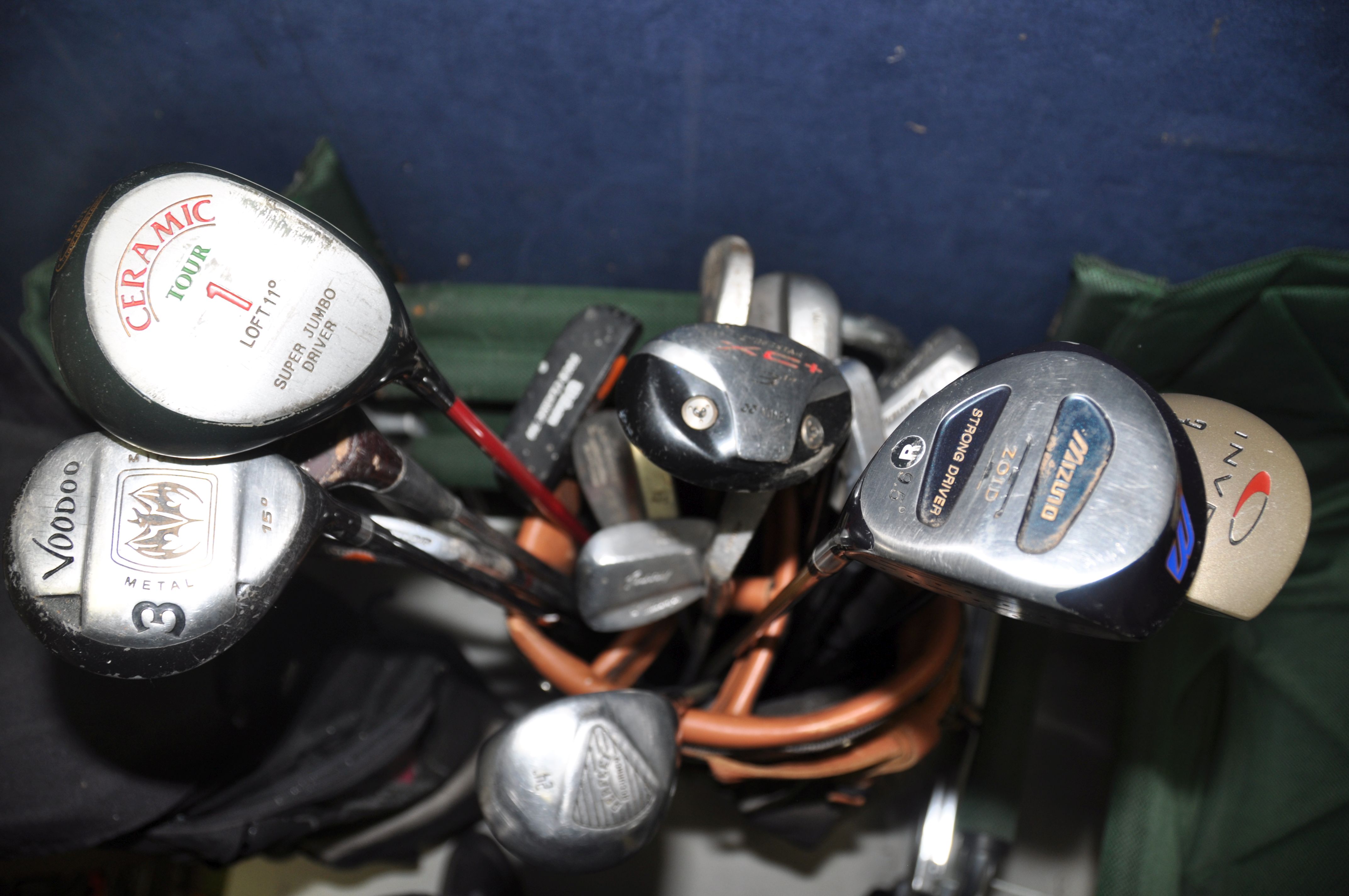 GOLFING EQUIPMENT to include four golf bags, Ping, Titleist, Callaway, Izzo, a collection of sixteen - Image 3 of 3