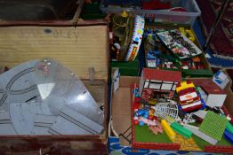 A QUANTITY OF VINTAGE TOYS ETC, to include Britains lead soldiers, boxed collectors diecast
