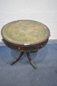 A REPRODUCTION MAHOGANY PEDESTAL DRUM TABLE, with a green leather and gilt tooled leather inlay top,