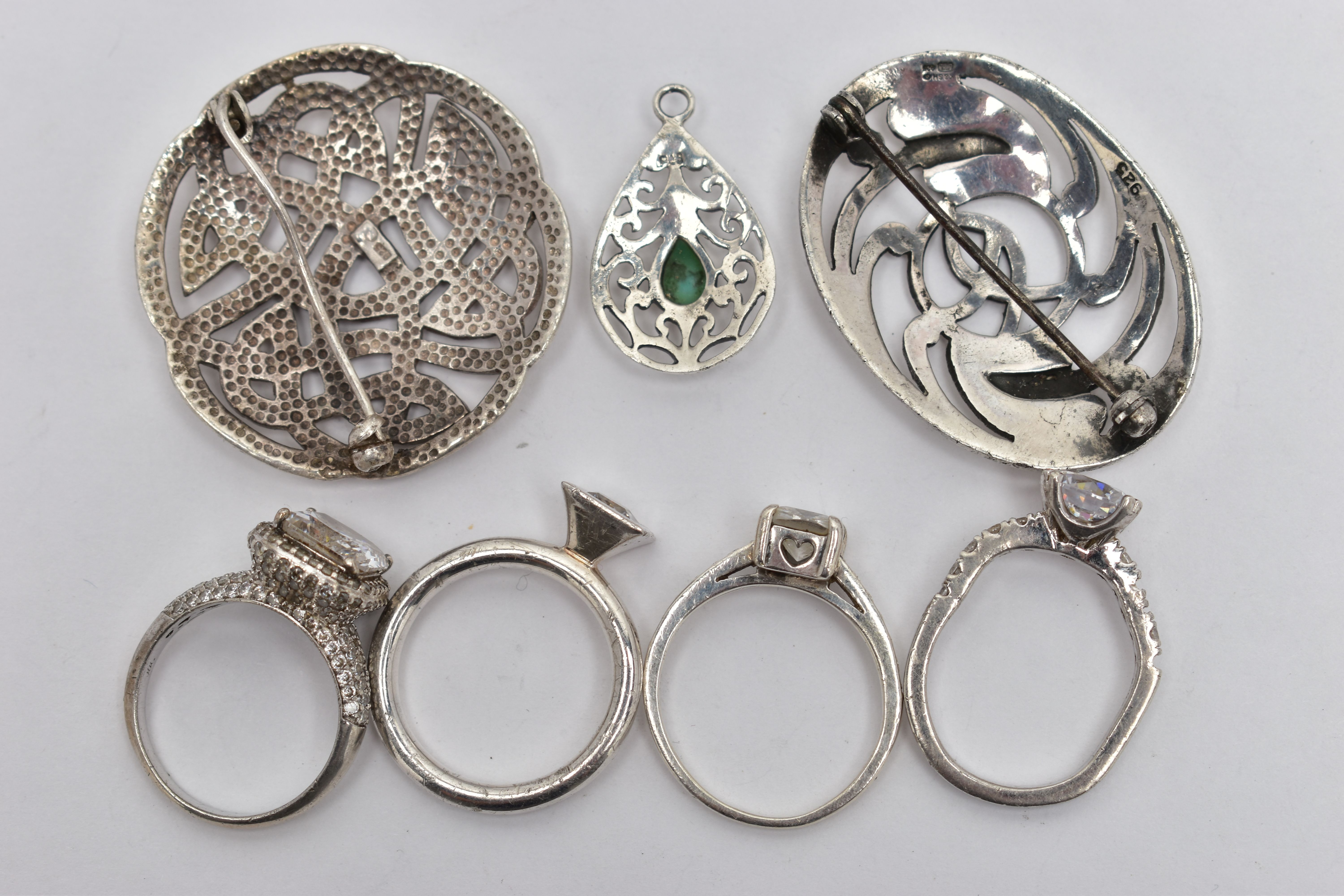 A SELECTION OF SILVER AND WHITE METAL JEWELLERY, to include a silver foliate brooch, hallmarked - Image 3 of 3