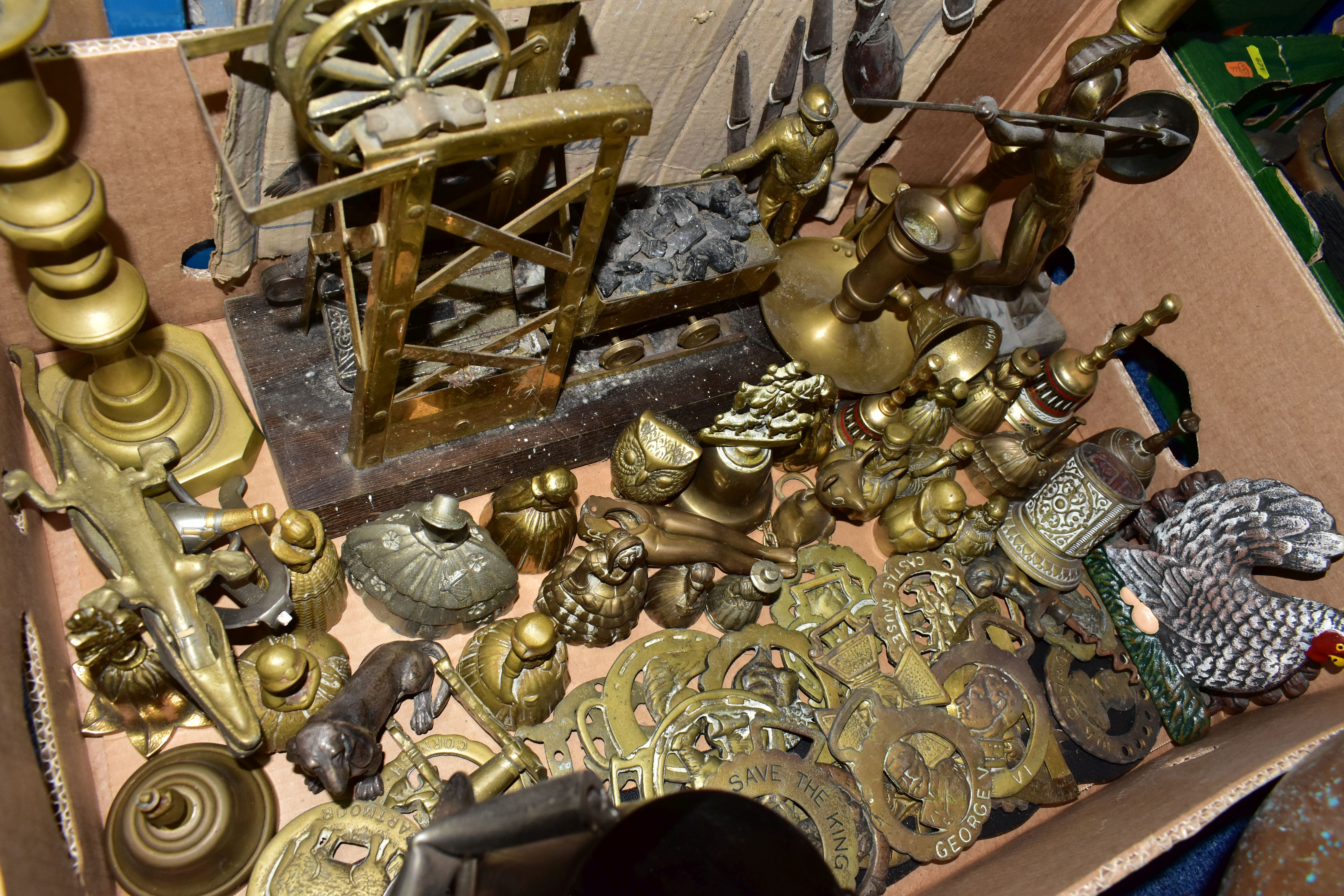 TWO BOXES AND LOOSE METALWARES AND TREEN, including a cardboard display of old saddlery tools, - Image 3 of 6