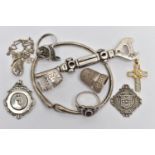 AN ASSORTMENT OF SILVER AND WHITE METAL ITEMS, to include a late Victorian silver thimble,