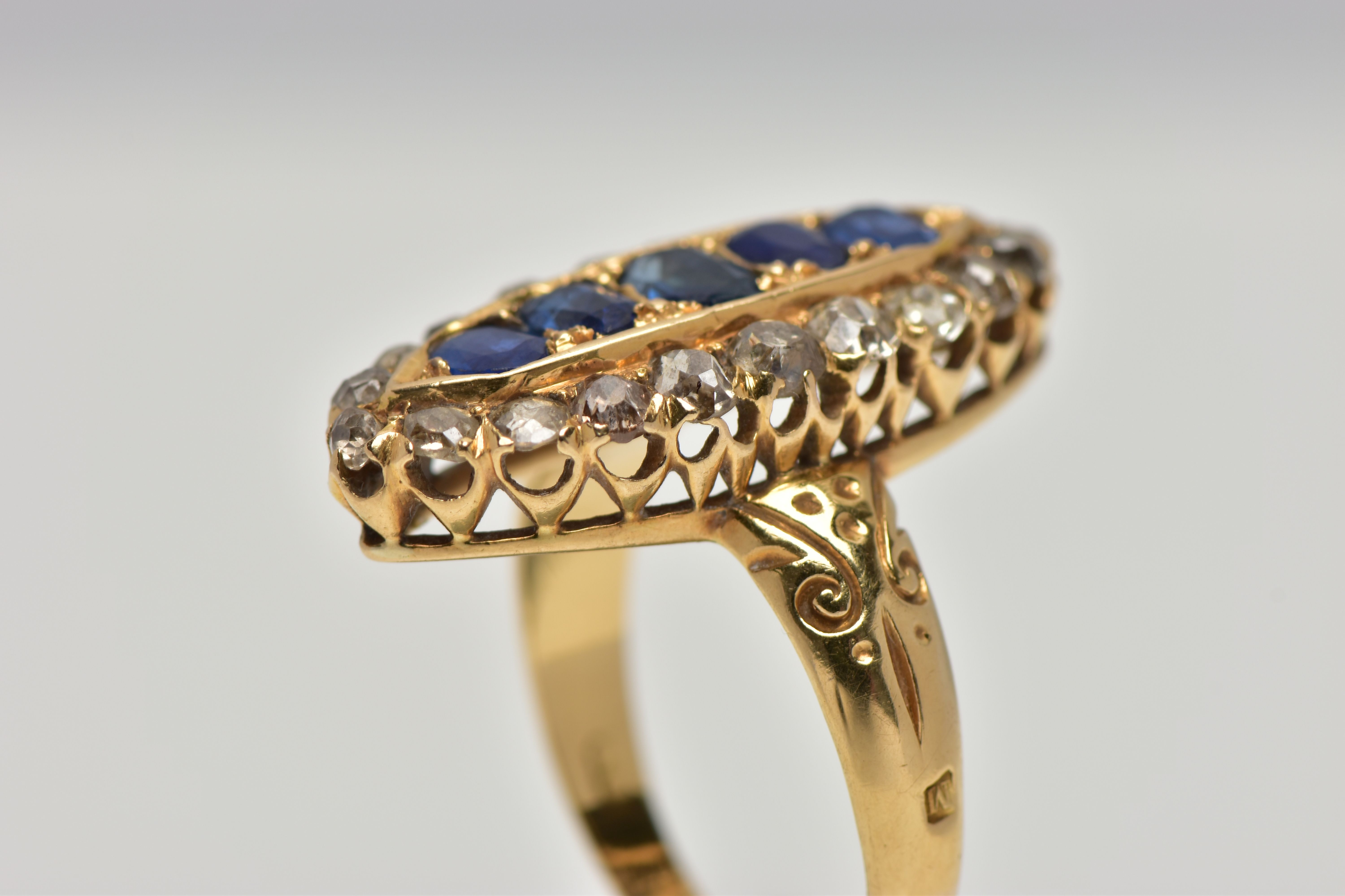 AN 18CT GOLD, LATE VICTORIAN SAPPHIRE AND DIAMOND RING, of a large marquise form set centrally - Bild 9 aus 10