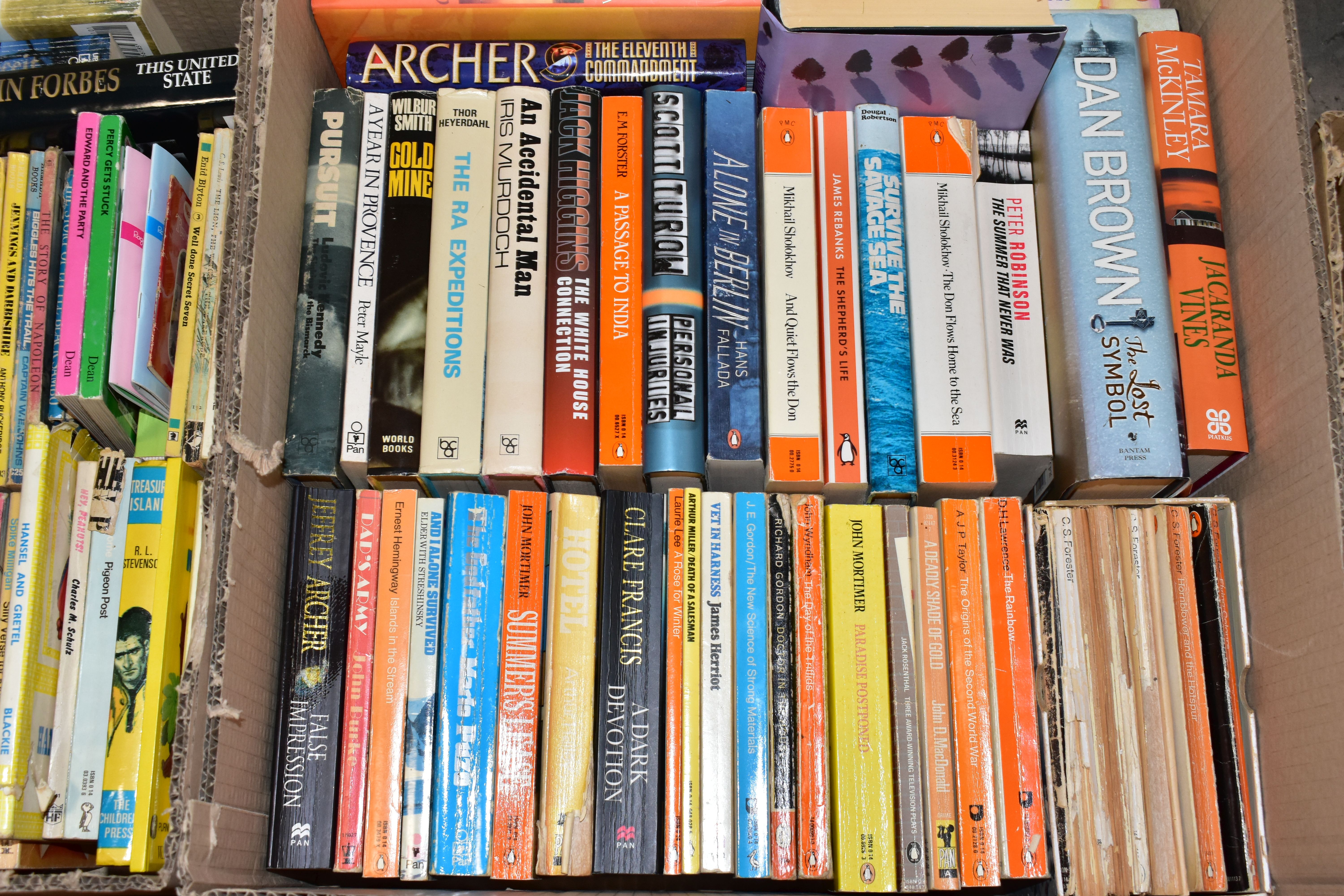 BOOKS, eight boxes containing approximately 280 titles in hardback and paperback format, mostly - Image 8 of 9