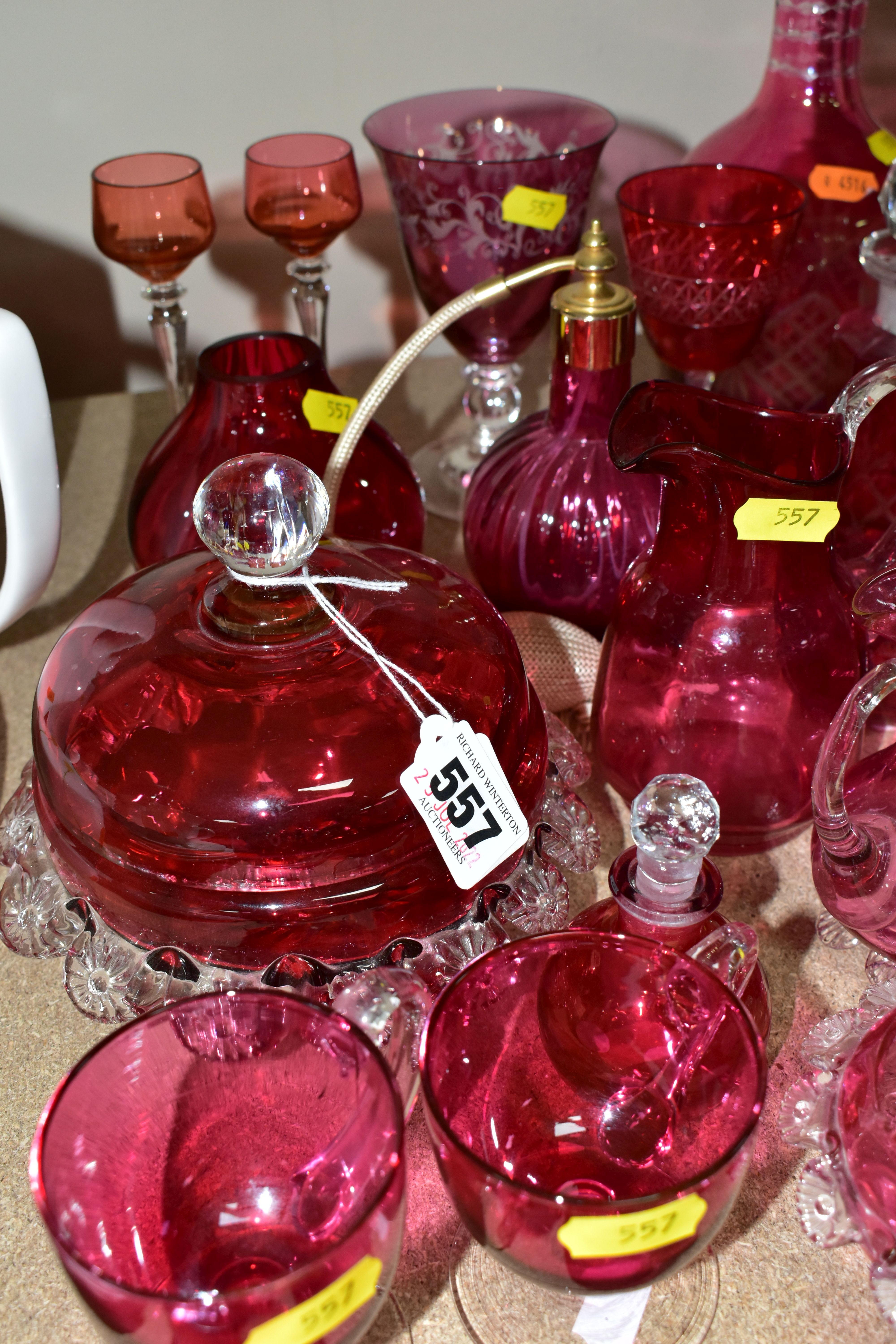 A COLLECTION OF CRANBERRY GLASSWARE, comprising two cut glass decanters, height 26cm, 15cm, with - Bild 5 aus 6