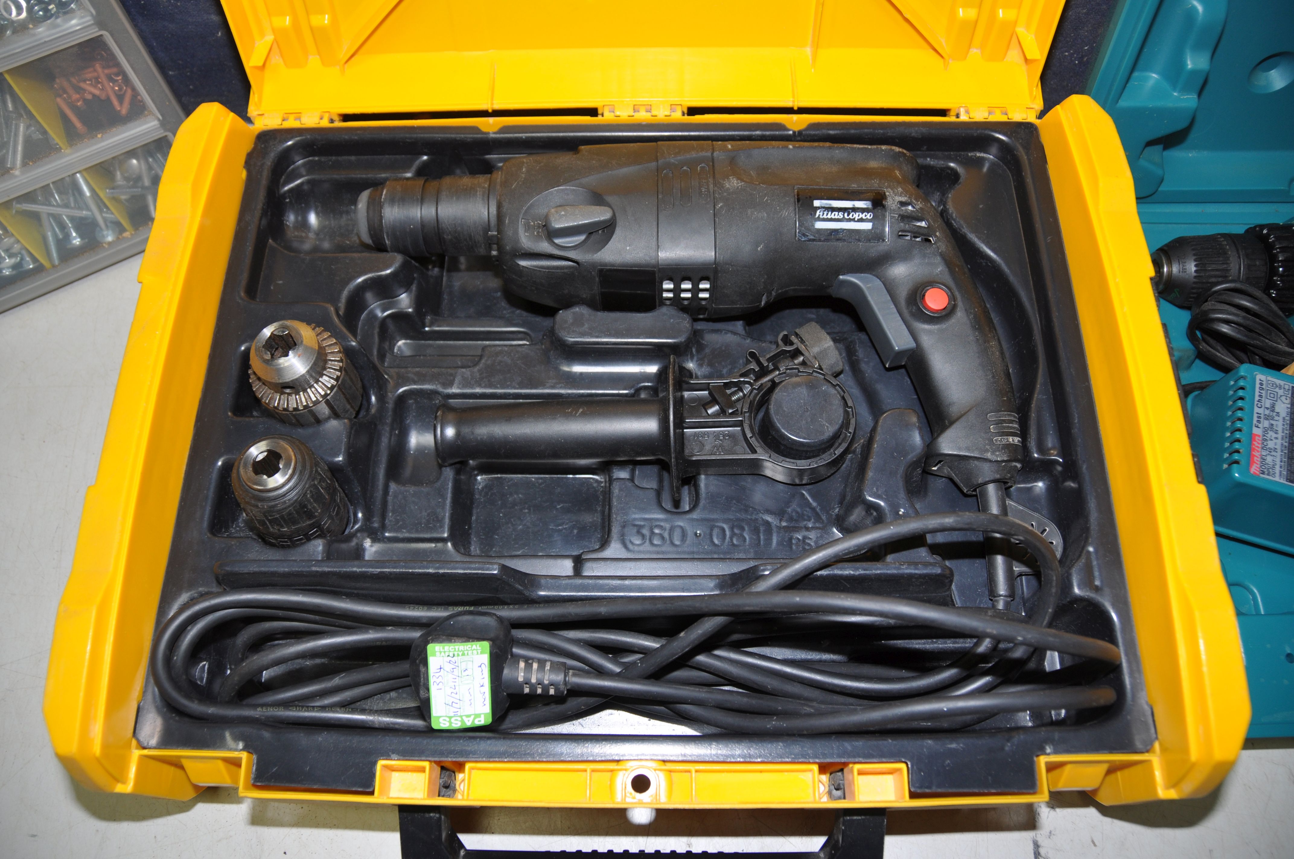 A ATLAS COPCO PFH202 HAMMER DRILL in original case with attachments along with a Makita 6093D - Bild 2 aus 4