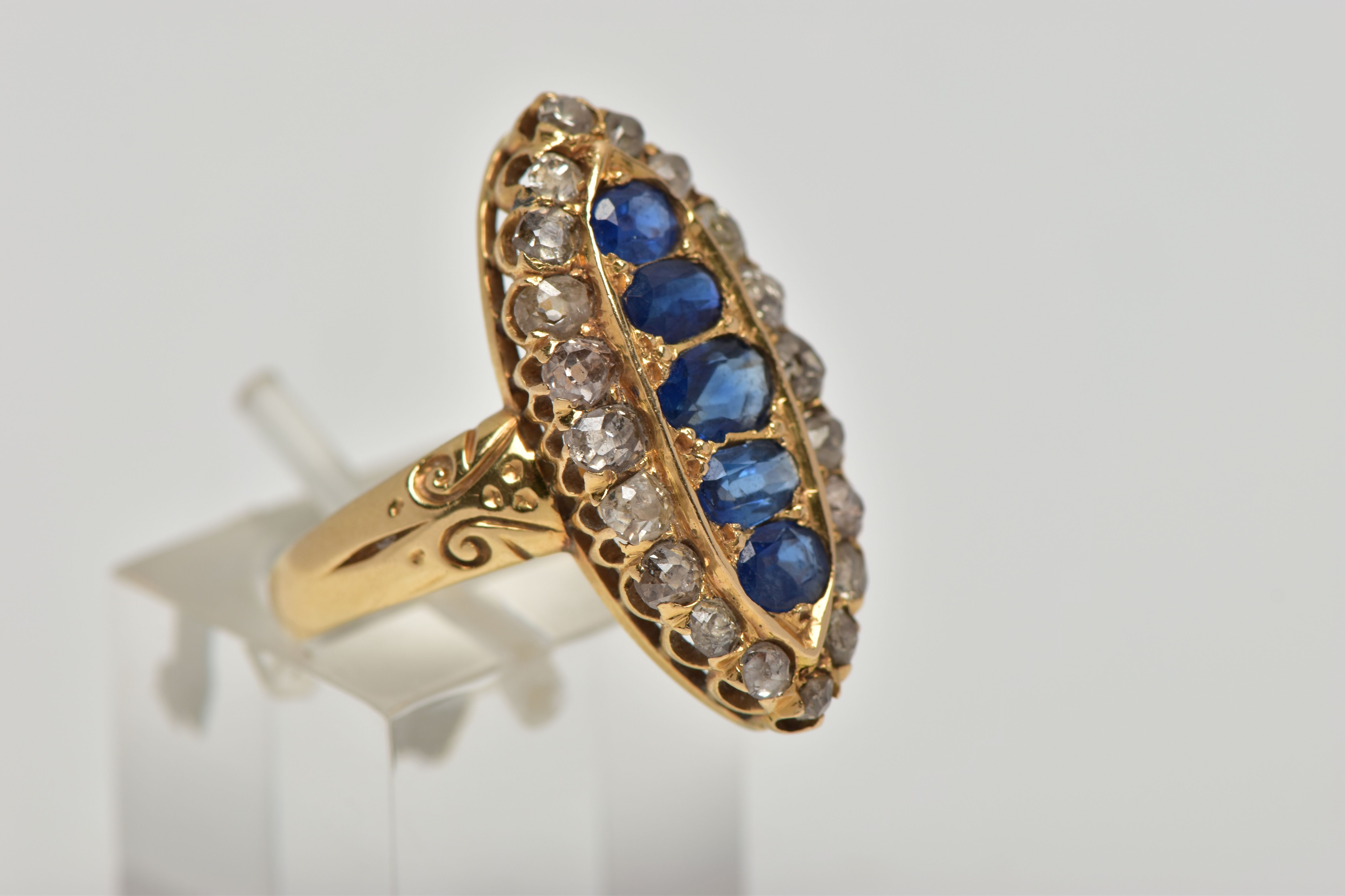 AN 18CT GOLD, LATE VICTORIAN SAPPHIRE AND DIAMOND RING, of a large marquise form set centrally - Bild 4 aus 10