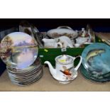 A QUANTITY OF CERAMICS AND COLLECTABLE PLATES, to include four Danbury Mint 'Gamefish of Britain'