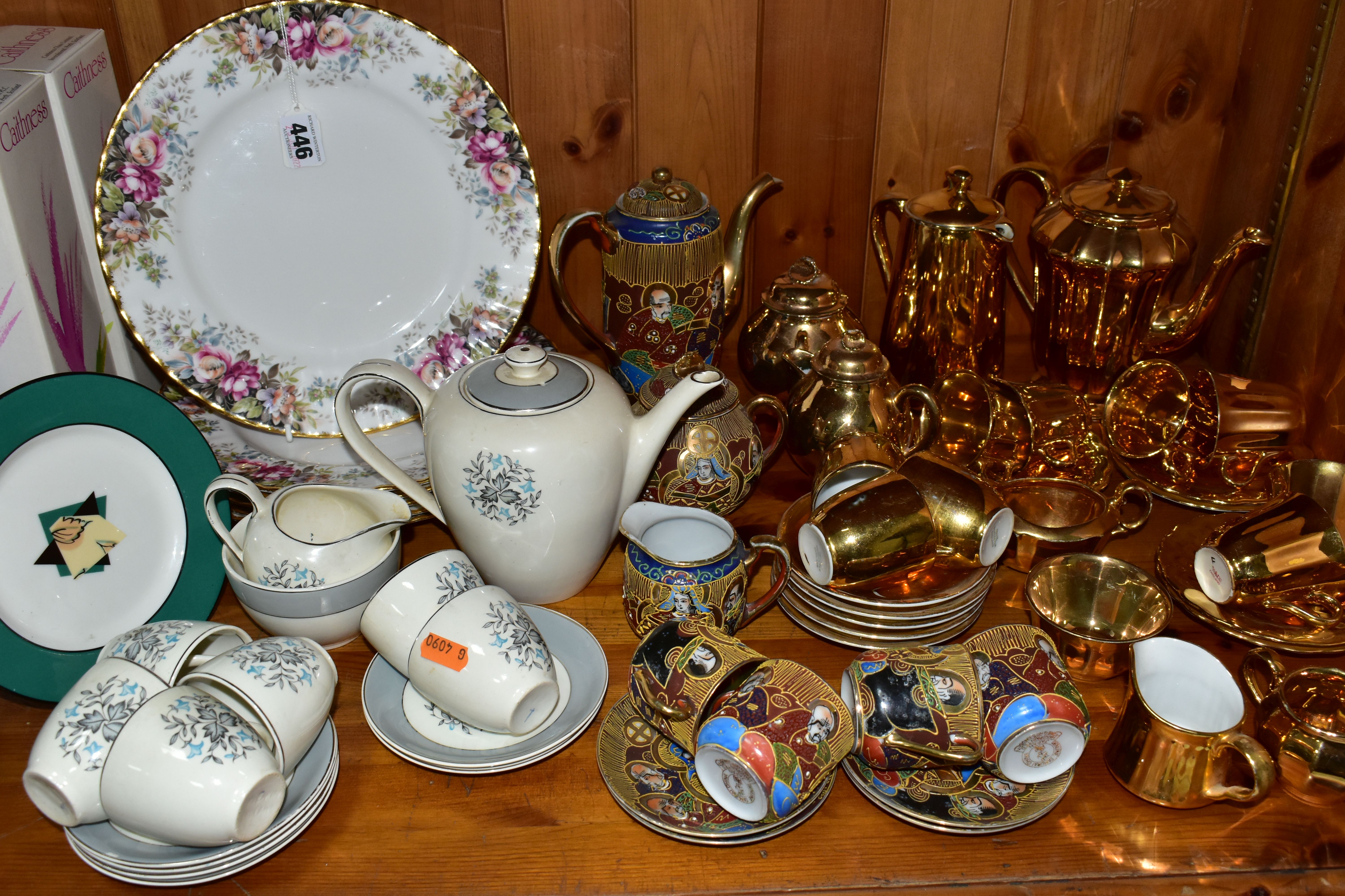 A GROUP OF CERAMIC TEA AND DINNERWARES, to include six Royal Albert Autumn Roses dinner plates (