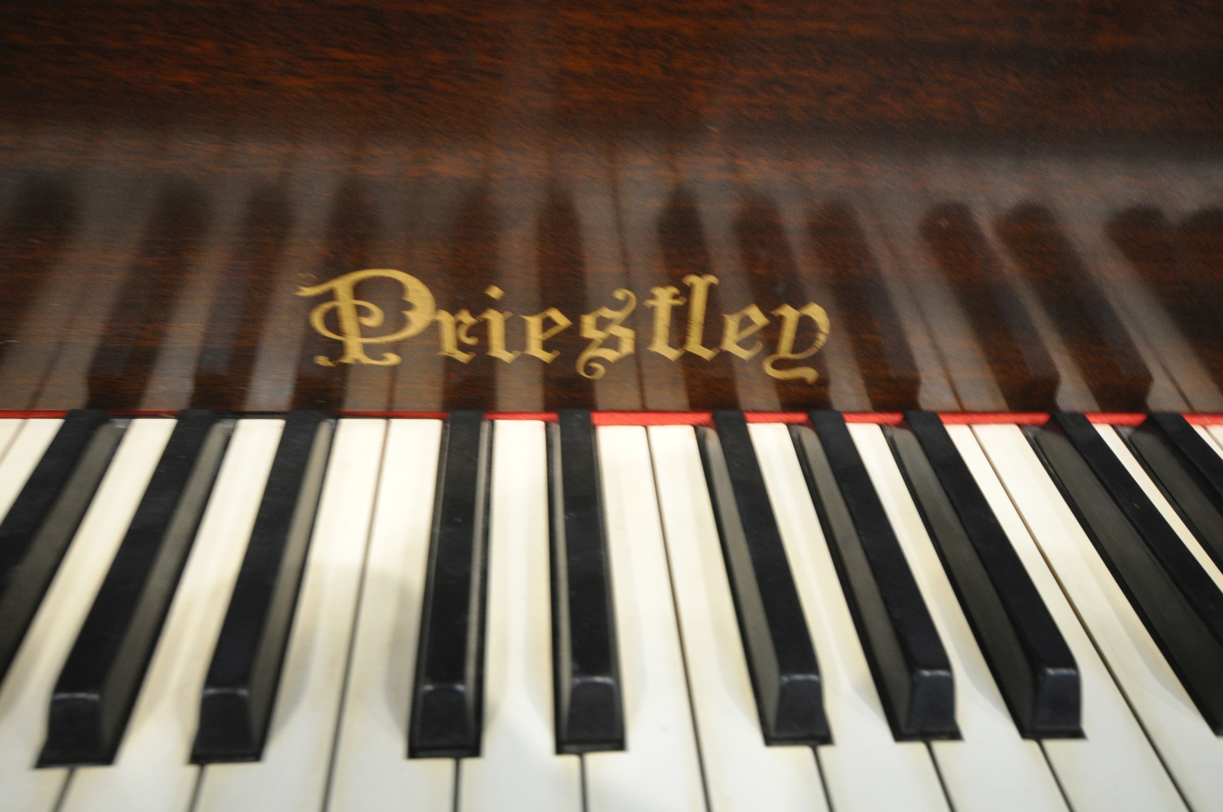 A PRIESTLEY MAHOGANY CASED UPRIGHT PIANO, width 136cm x depth 49cm x height 110cm (condition - all - Image 4 of 4