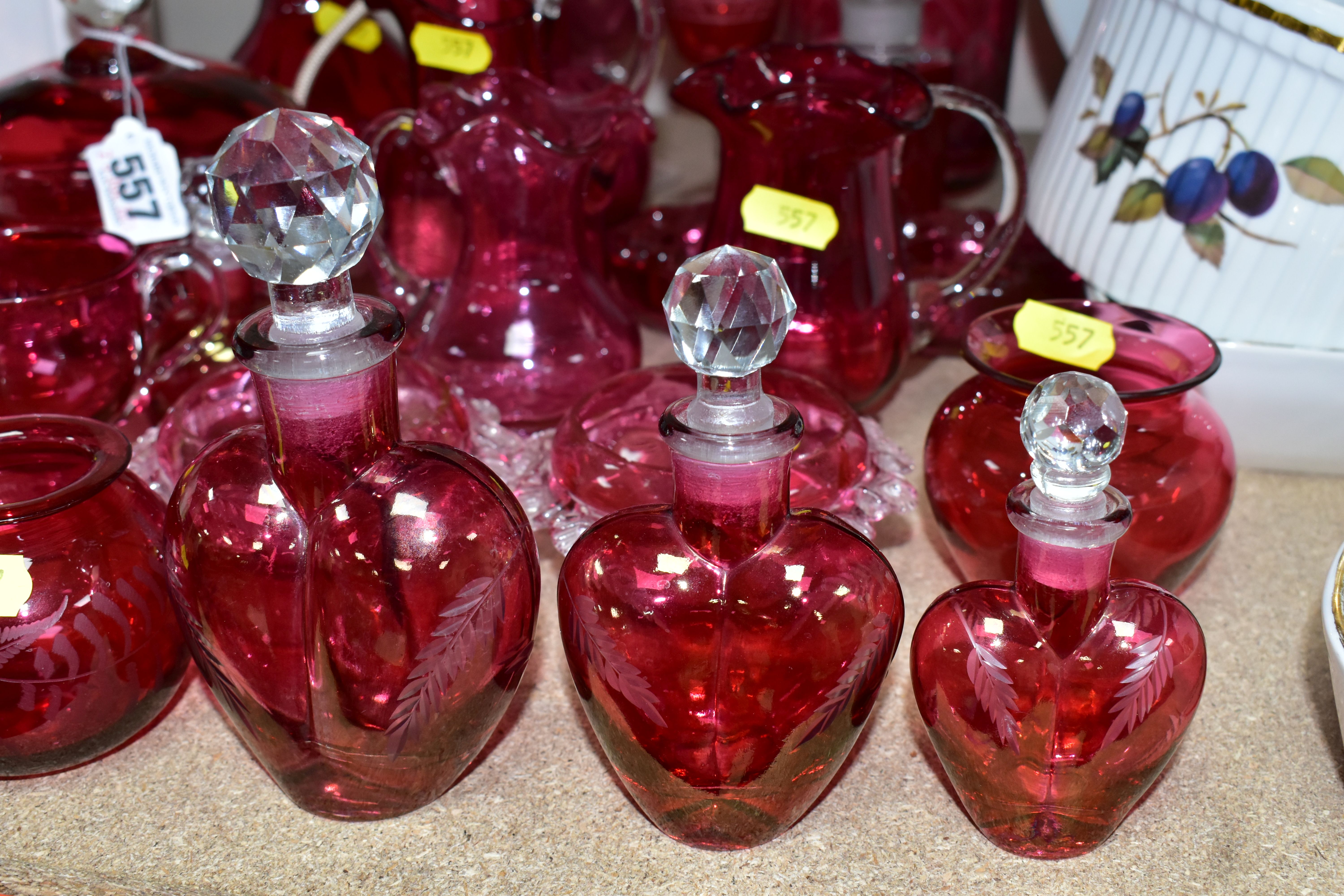 A COLLECTION OF CRANBERRY GLASSWARE, comprising two cut glass decanters, height 26cm, 15cm, with - Bild 3 aus 6