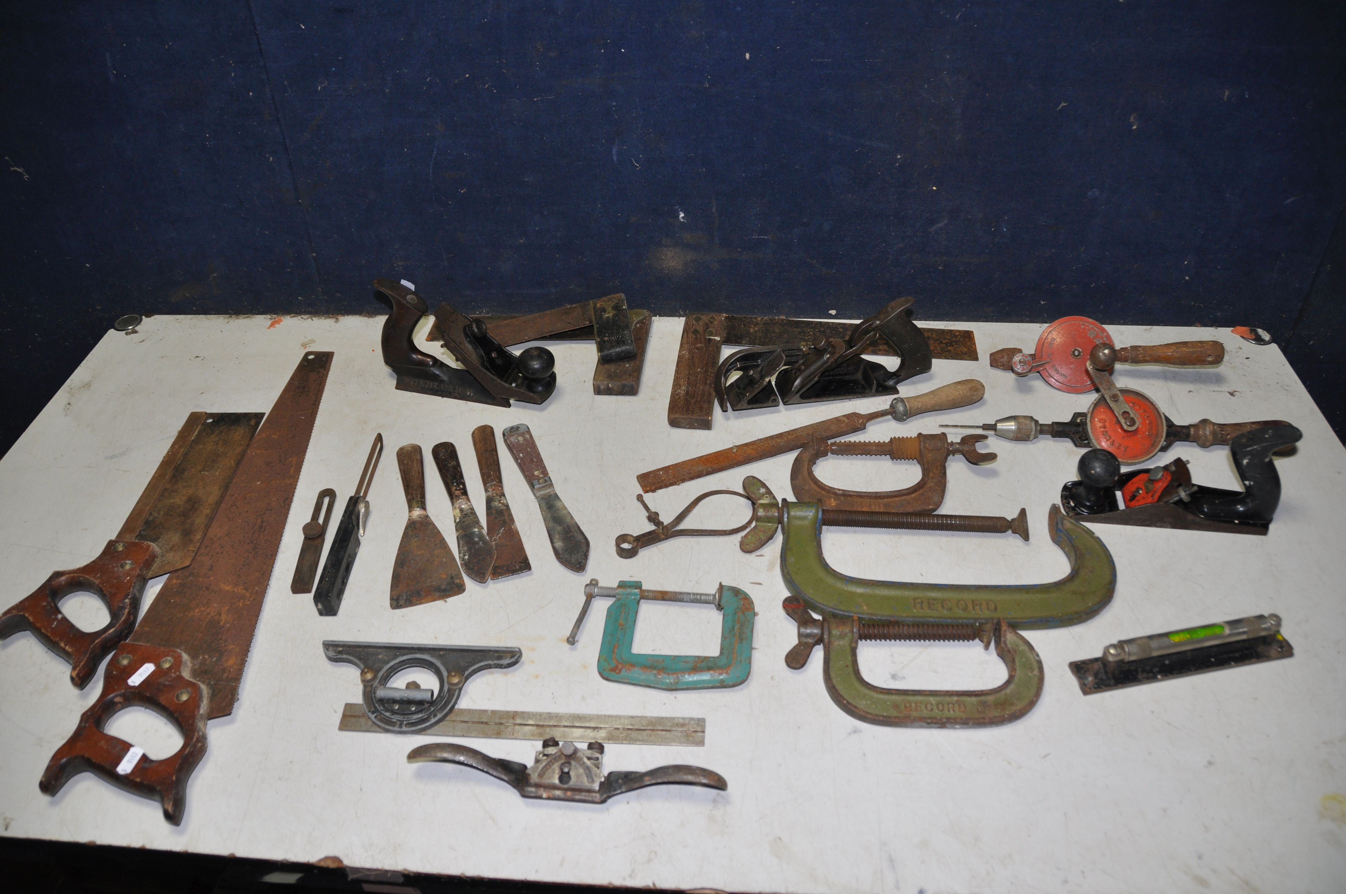 A COLLECTION OF VINTAGE TOOLS to include a Stanley No72 chamfer, Stanley No78 rebate plane,