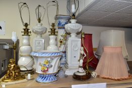 A GROUP OF LAMPS, LAMPSHADES AND A JARDINIERE WITH STAND, to include an Italian jardiniere and
