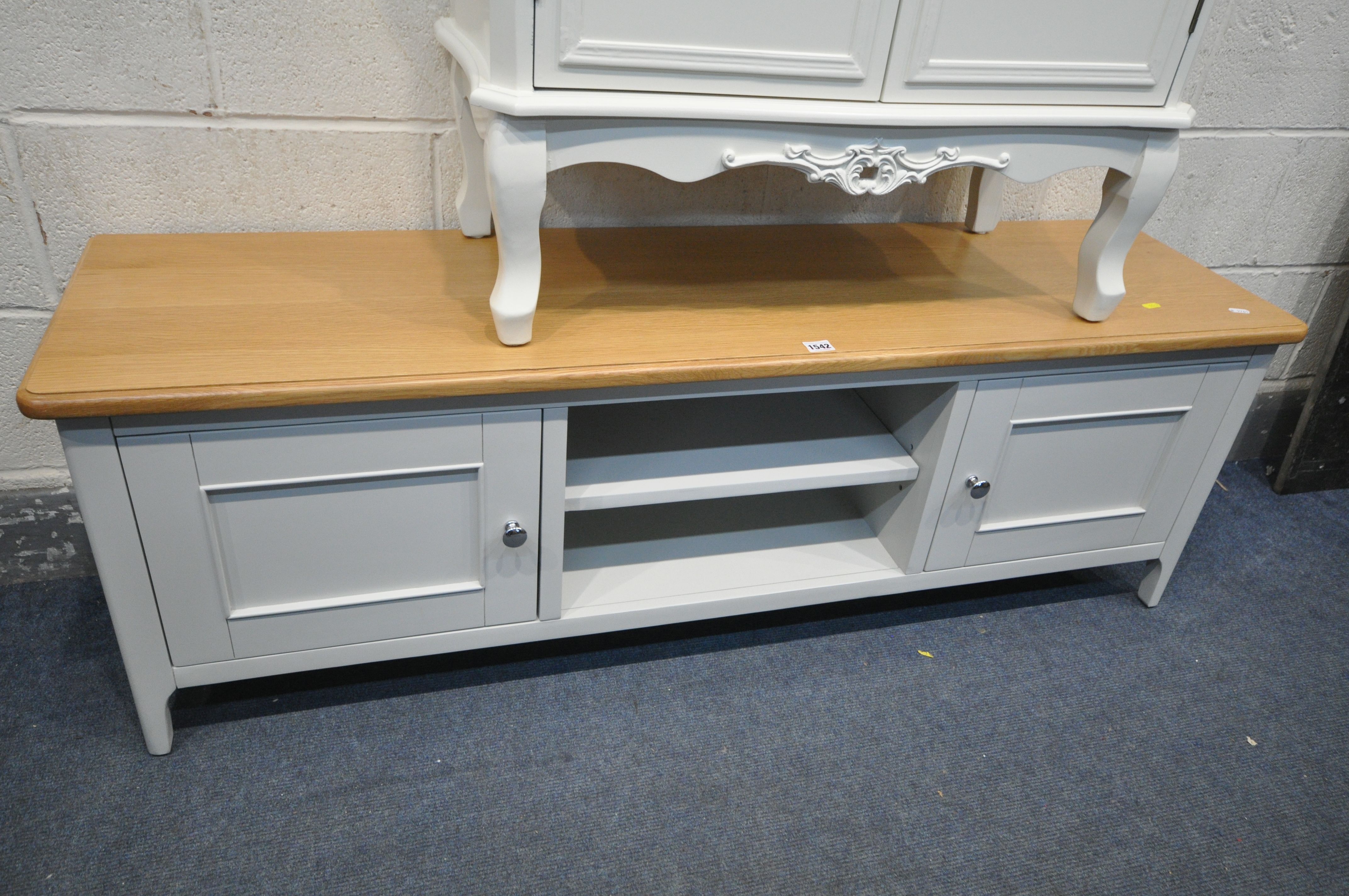A PARTIALLY PAINTED AND OAK LOW TV STAND, width 144cm x depth 39cm x height 49cm, and a painted - Image 3 of 3