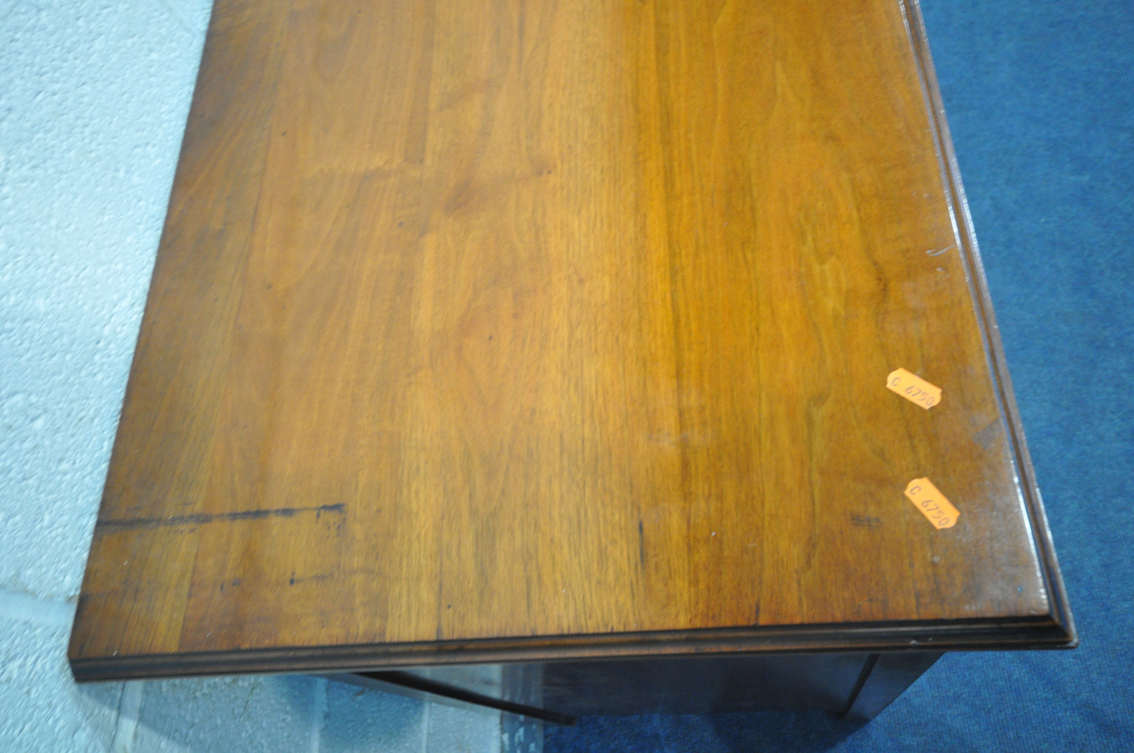AN EDWARDIAN WALNUT SIDEBOARD with burr walnut drawer fronts, width 138cm x depth 52cm x height 92cm - Image 3 of 3