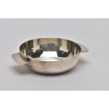 AN EARLY 20TH CENTURY SILVER QUAICH, plain polished double handled quaich, hallmarked 'H T Lamb &