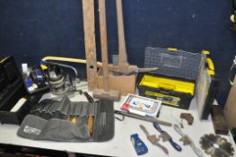 A SELECTION OF TOOLS to include a Stanley 267 router (PAT pass and working), chisels, Stanley