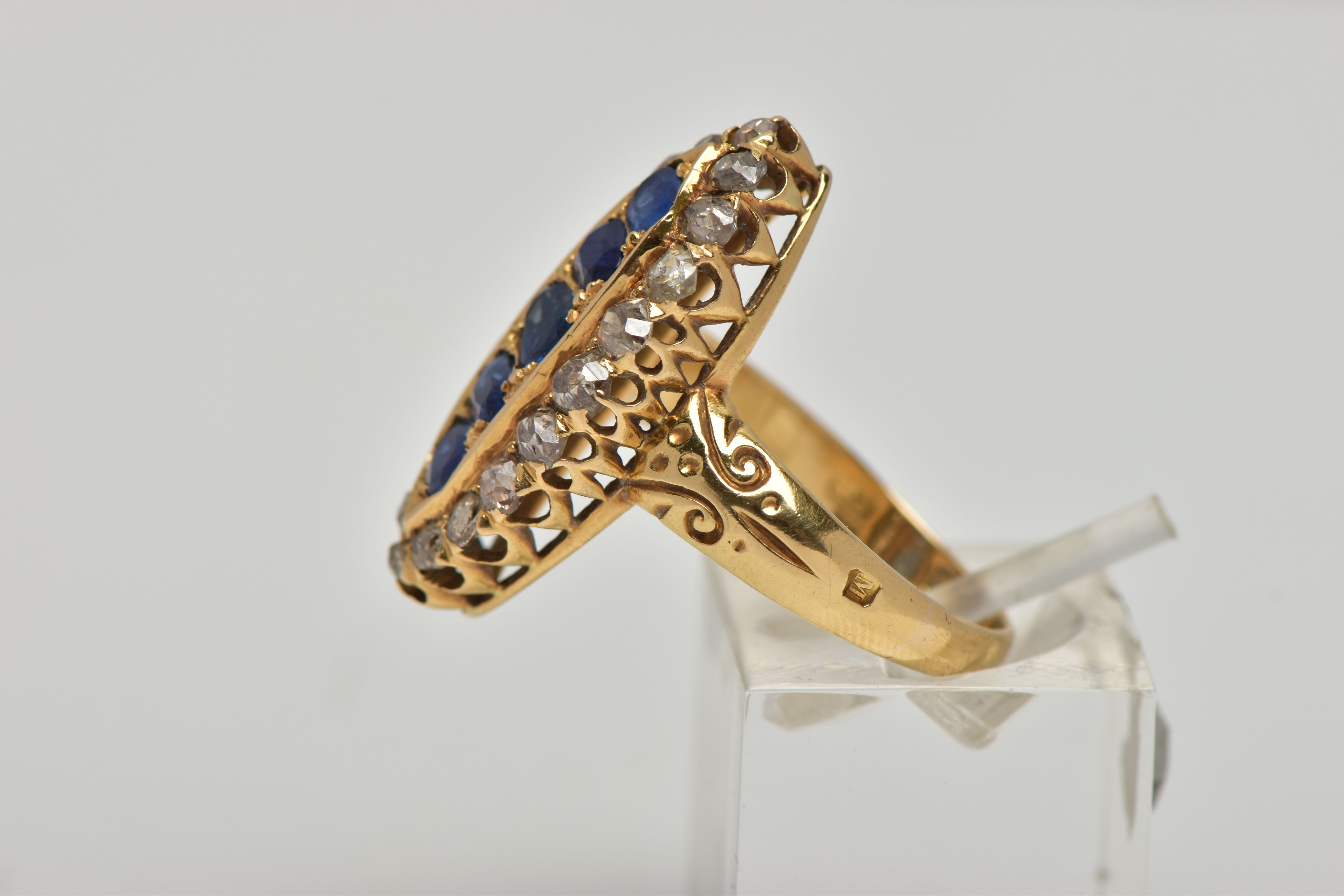 AN 18CT GOLD, LATE VICTORIAN SAPPHIRE AND DIAMOND RING, of a large marquise form set centrally - Bild 2 aus 10