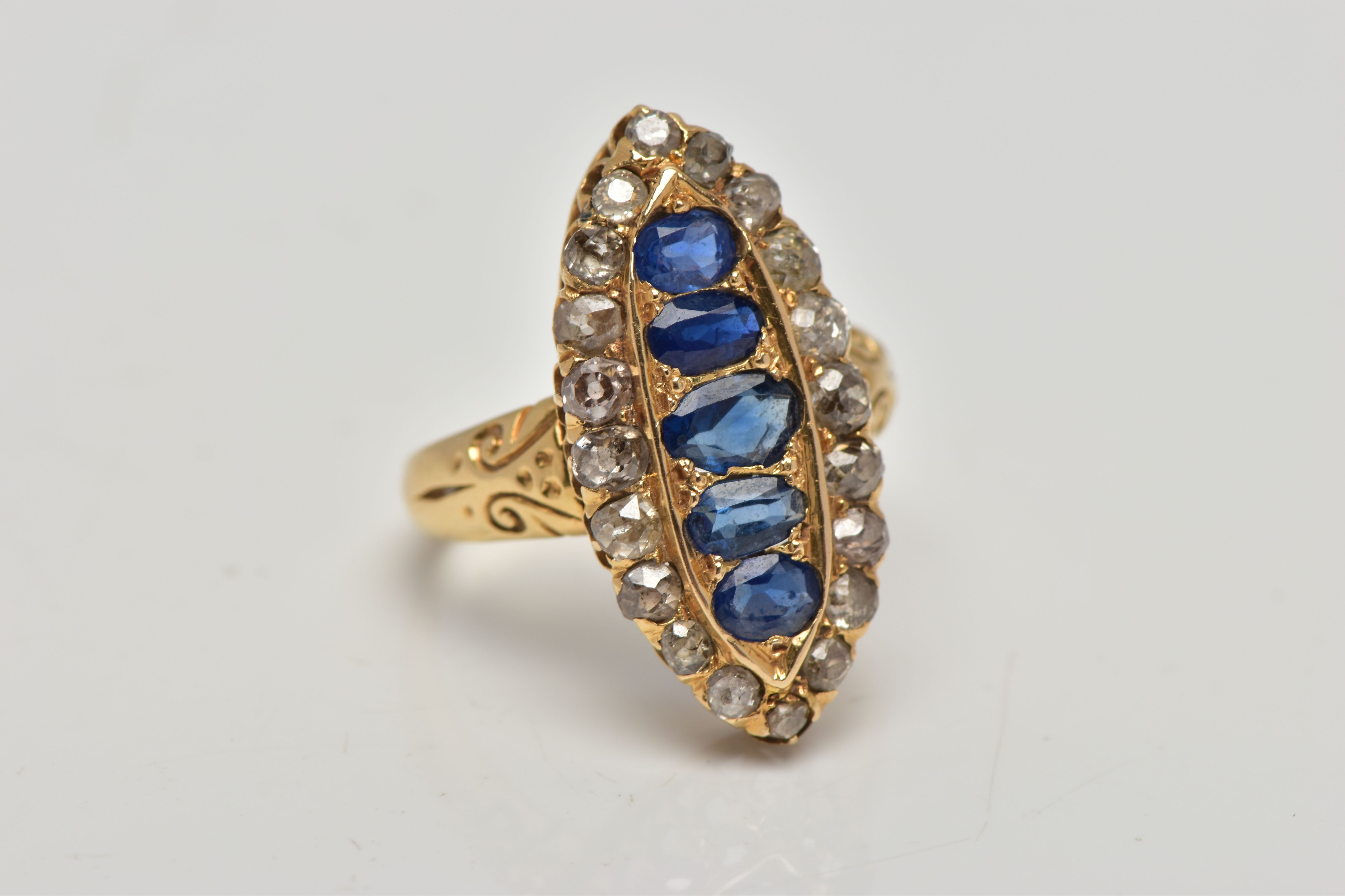 AN 18CT GOLD, LATE VICTORIAN SAPPHIRE AND DIAMOND RING, of a large marquise form set centrally - Bild 6 aus 10