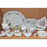 A GROUP OF CERAMIC GIFTWARES ETC, fifteen pieces to include a Royal Albert Old Country Roses covered