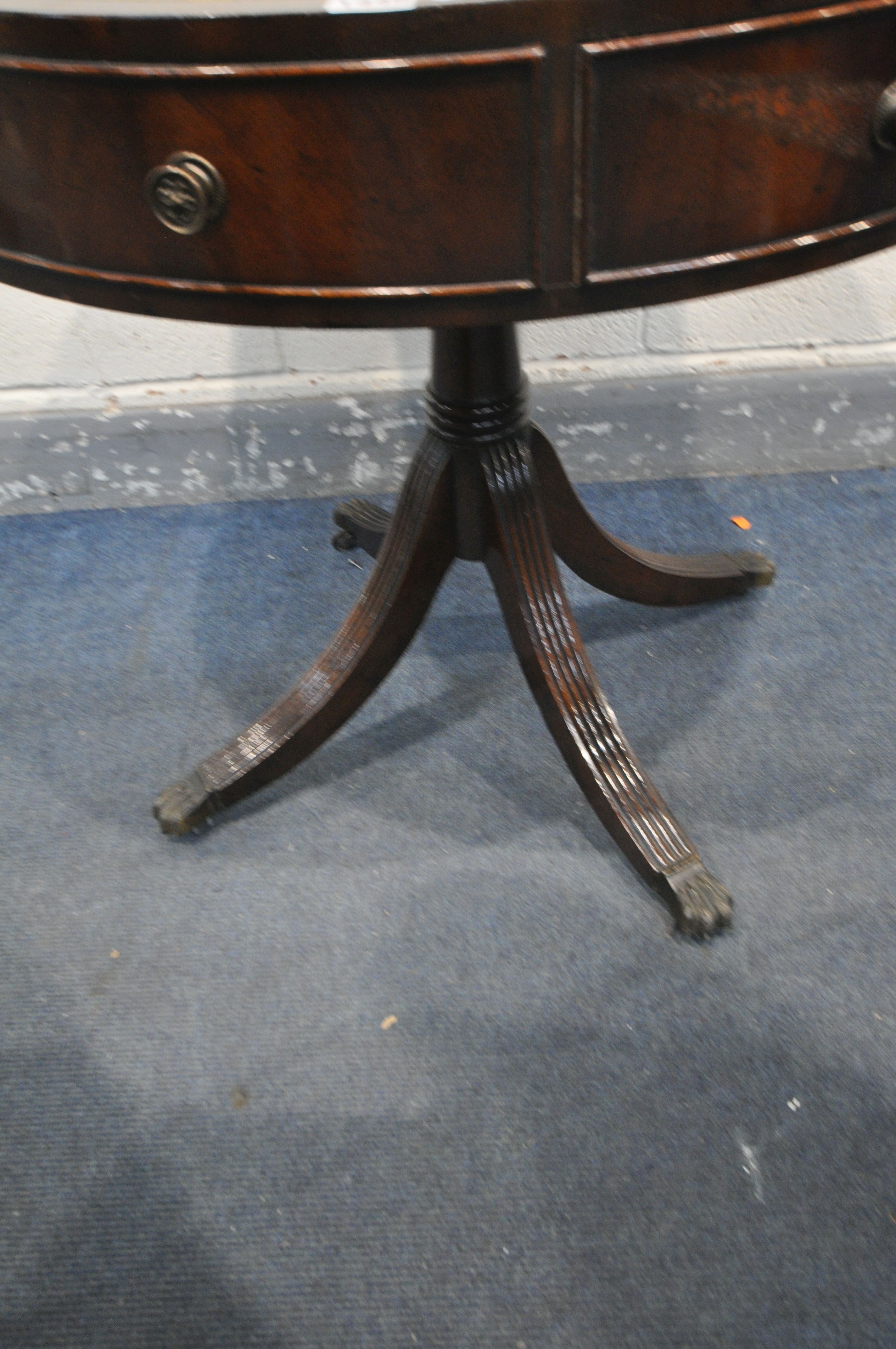 A REPRODUCTION MAHOGANY PEDESTAL DRUM TABLE, with a green leather and gilt tooled leather inlay top, - Image 4 of 4