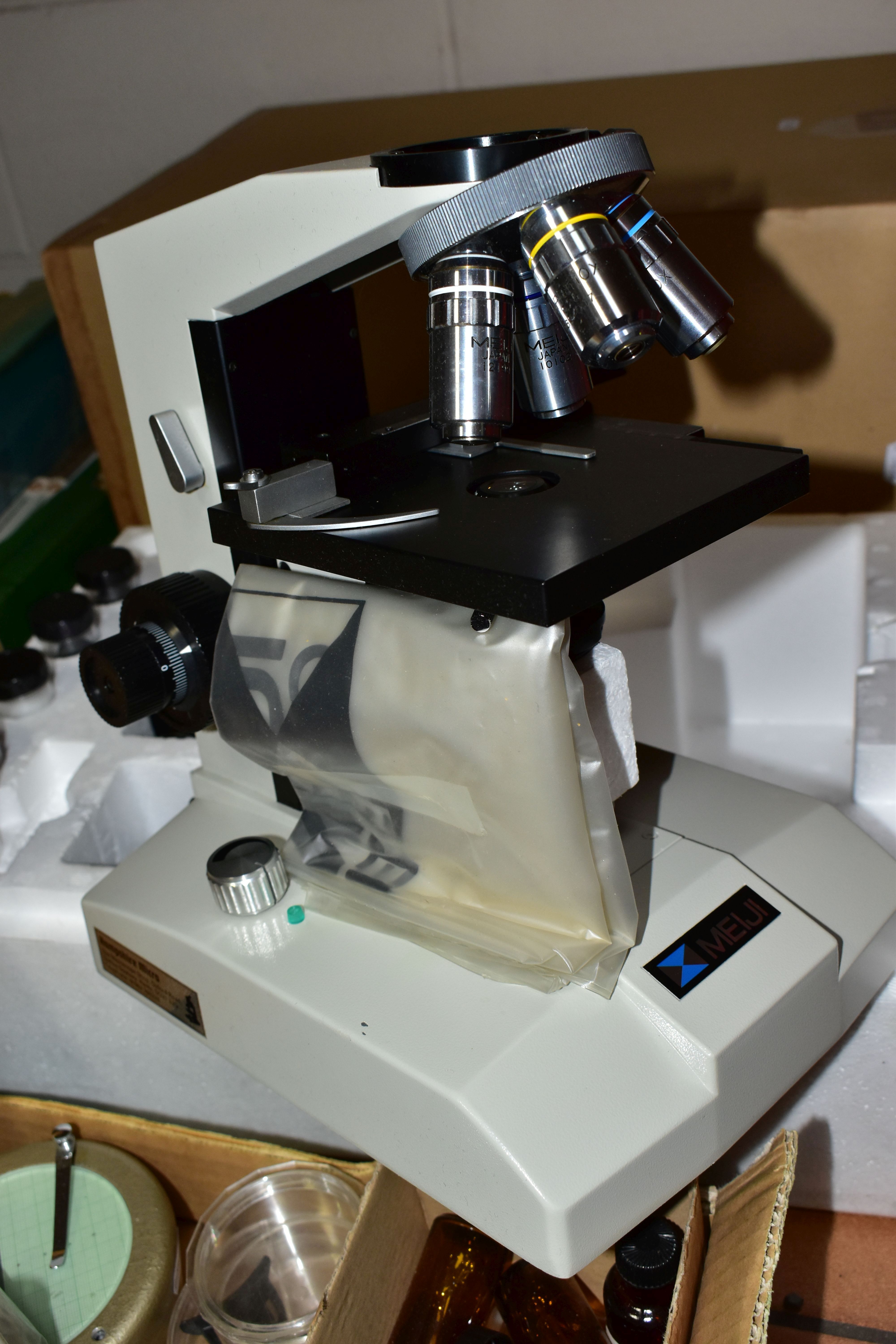 MICROSCOPE, a Meiji ML200 Biological Microscope with a box of Laboratory accessories and two boxes - Image 6 of 9