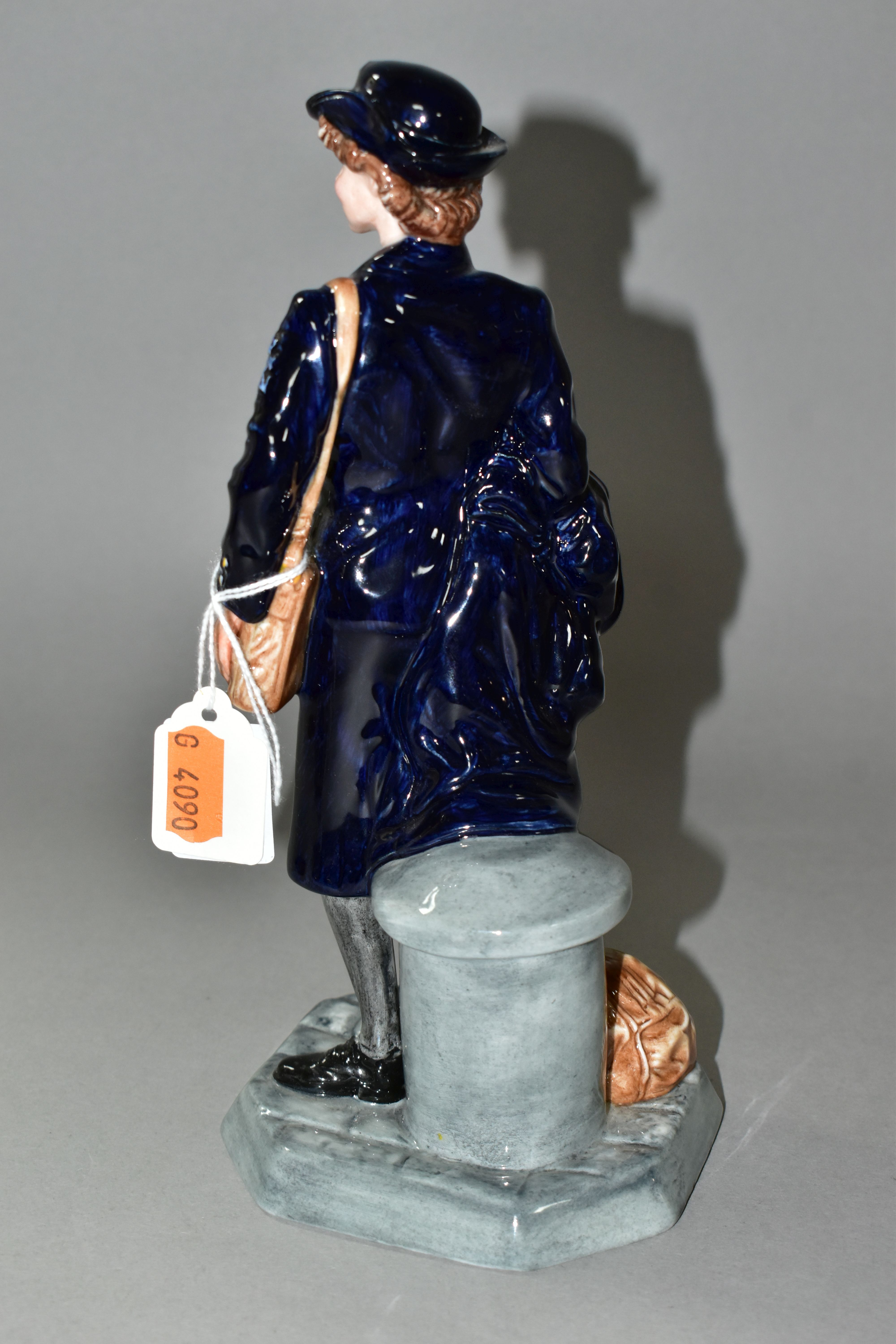 A ROYAL DOULTON LIMITED EDITION FIGURINE 'WOMEN'S ROYAL NAVAL SERVICE' HN4498, issued in 2003, black - Image 2 of 4