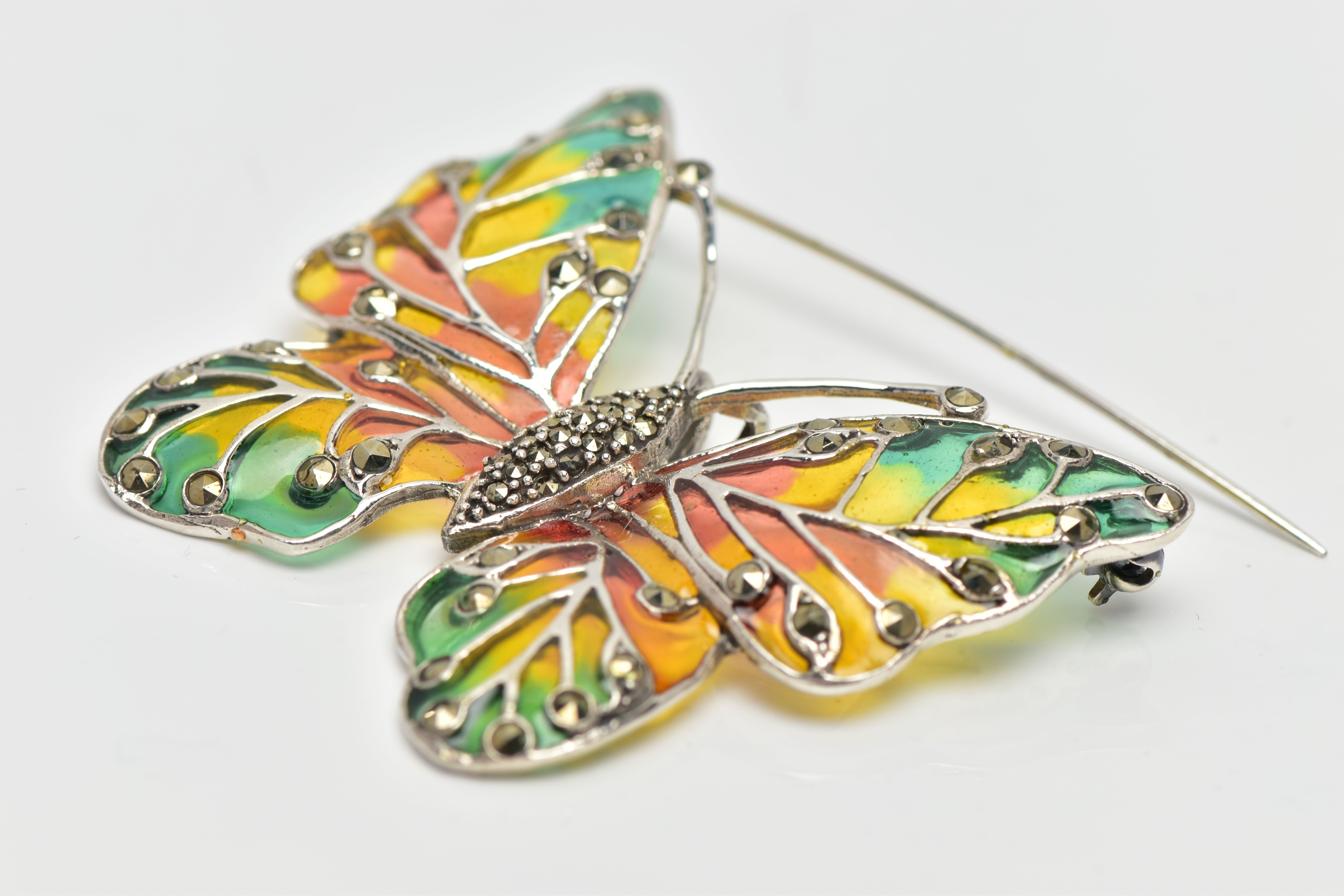 A PLIQUE A JOUR AND MARCASTITE BUTTERFLY BROOCH, the butterfly with marcasite set body and - Bild 3 aus 3