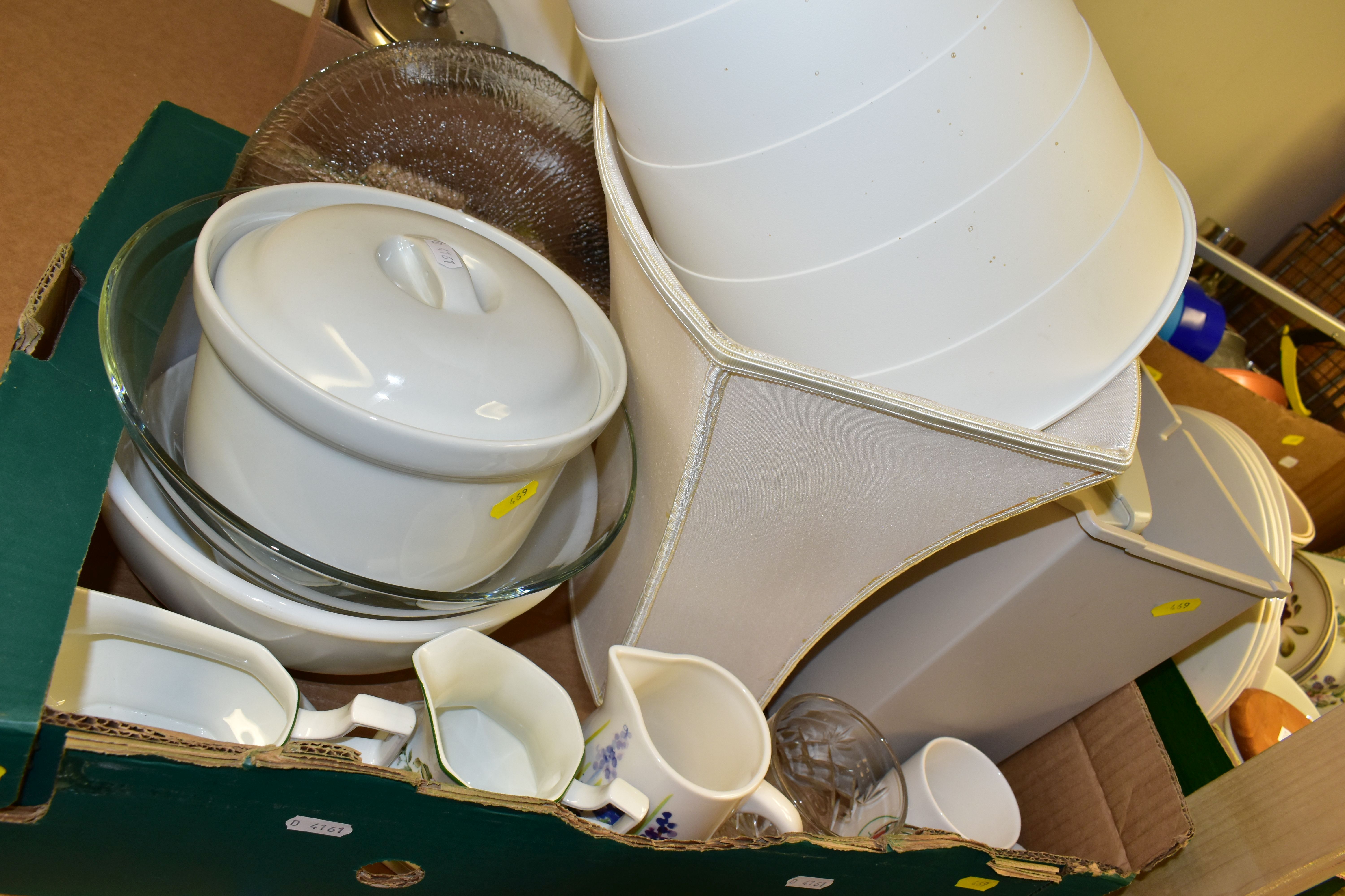 FOUR BOXES OF CERAMICS, ORNAMENTS AND HOUSEHOLD SUNDRY ITEMS, to include a large ceramic vase, - Image 5 of 5