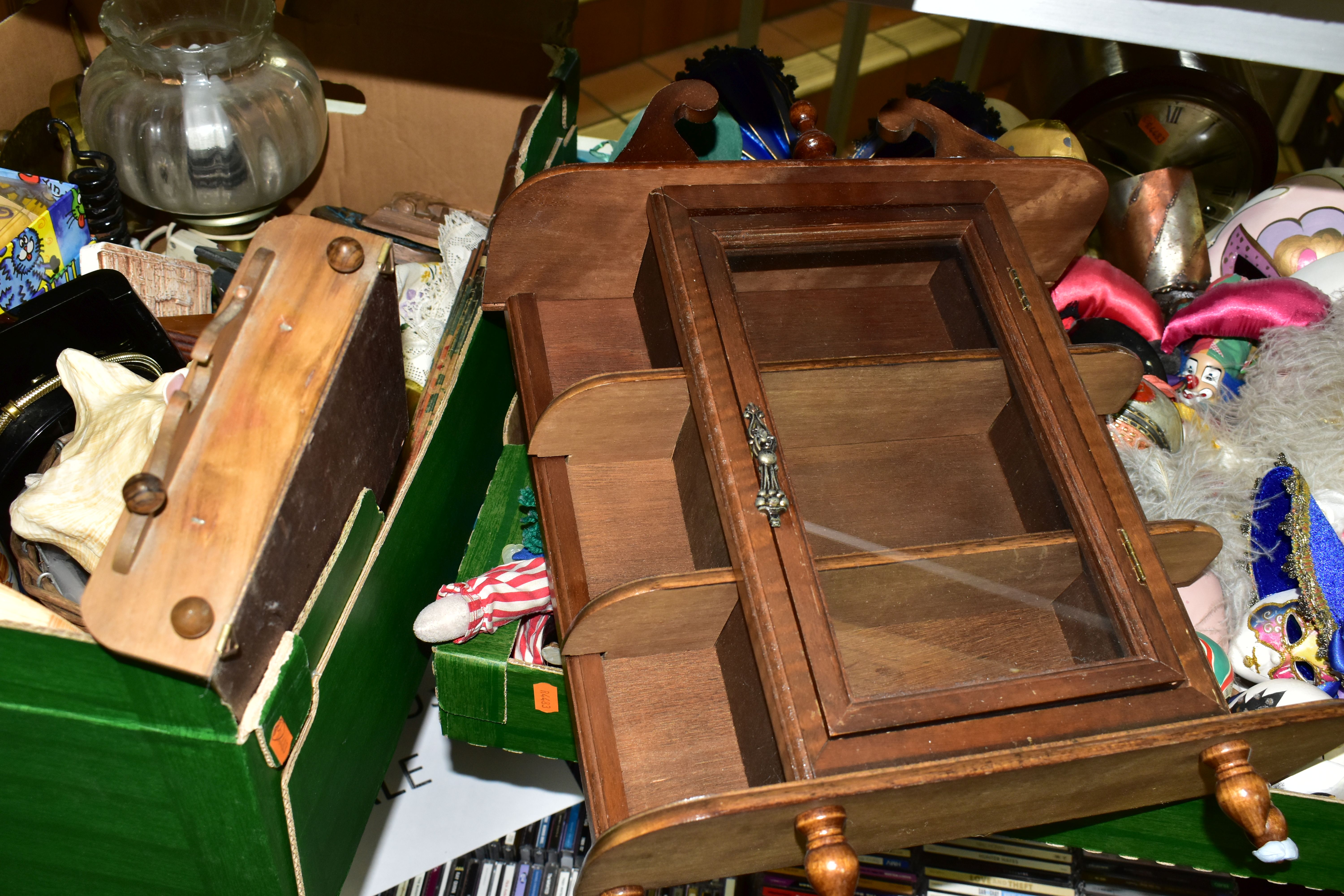 TWO BOXES AND LOOSE MANTEL CLOCK, DECORATIVE MASKS, DISPLAY CASE AND SUNDRY ITEMS, to include a - Image 4 of 5