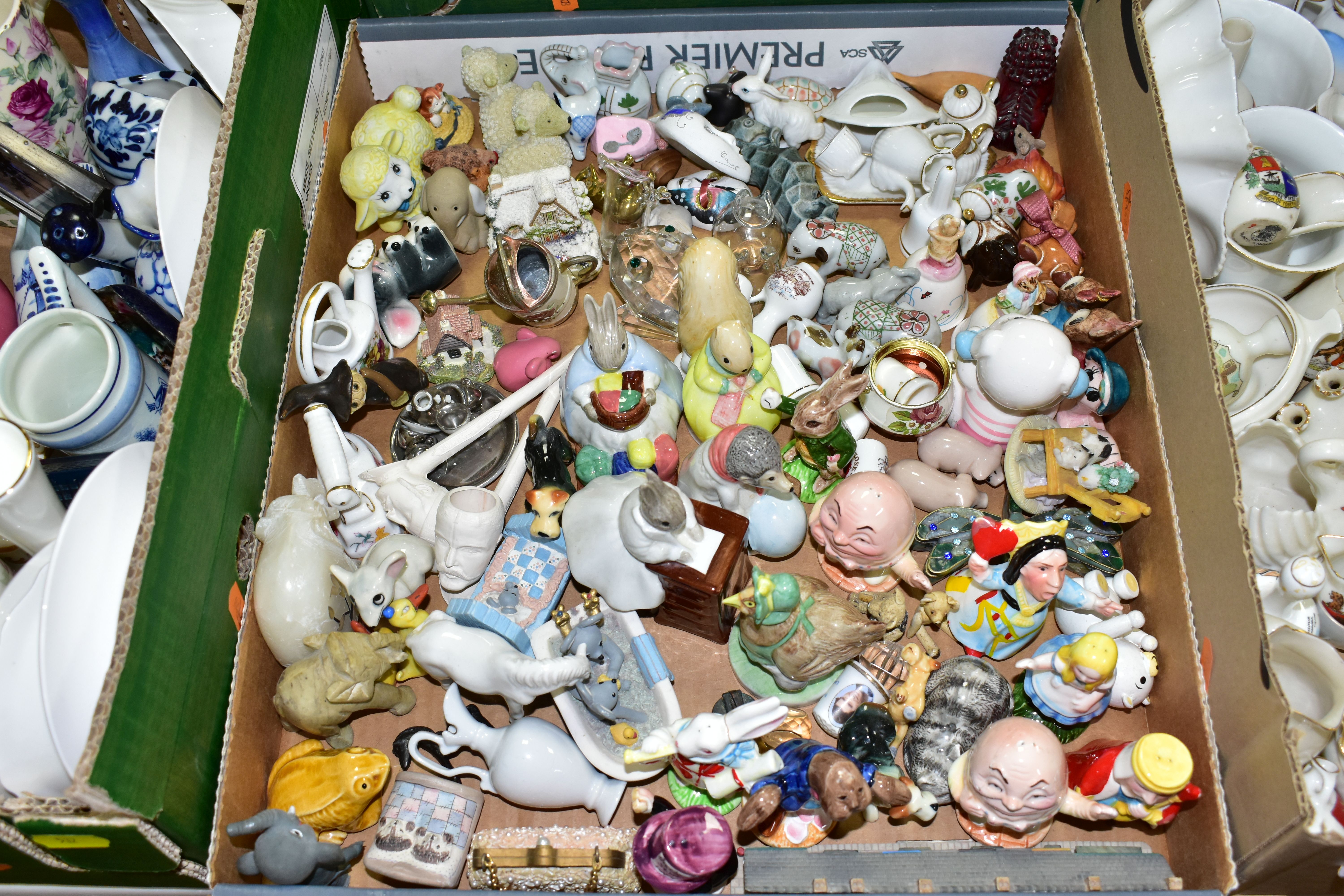 FIVE BOXES OF ORNAMENTAL WARES ETC, to include a box containing assorted crested wares, a box of - Image 3 of 7