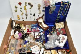 A BOX OF ASSORTED COSTUME JEWELLERY, to include a blue velvet box with contents of costume jewellery