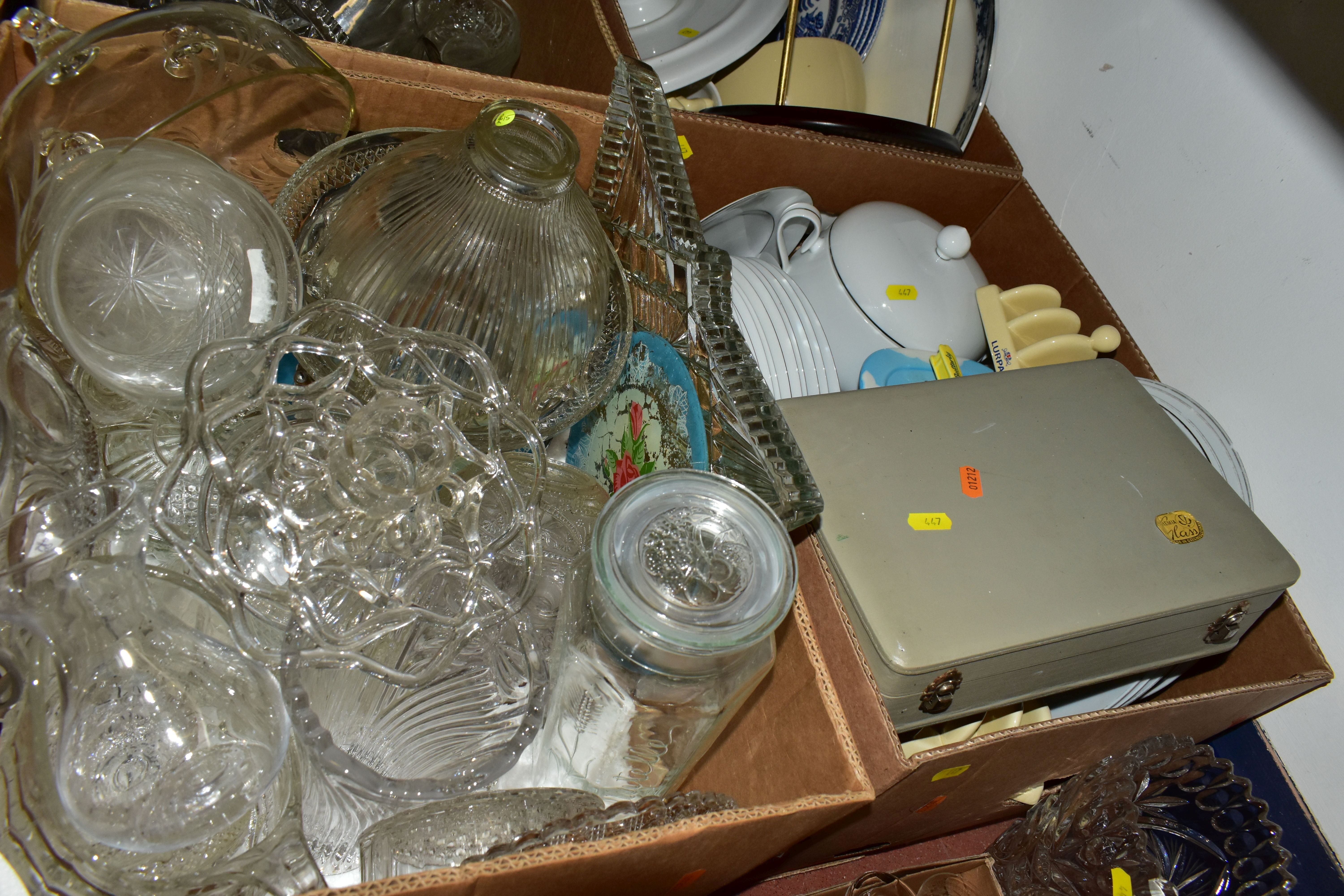 SIX BOXES OF GLASS WARE AND CERAMICS, to include a boxed presentation miniature set of 'Moser - Image 4 of 7