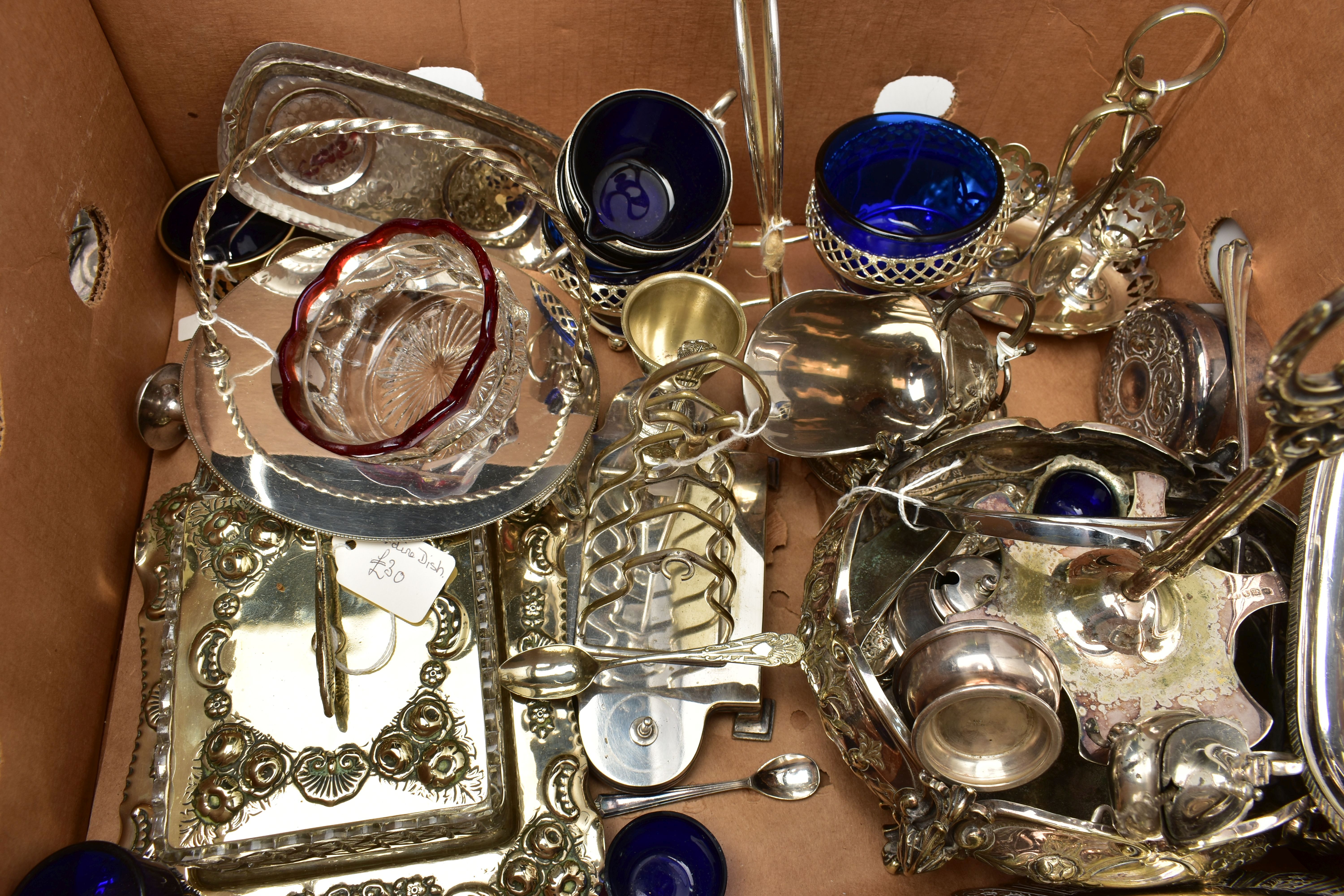 A BOX OF SILVER PLATED AND WHITE METAL WARE, to include a middle eastern style white metal tea - Image 11 of 12