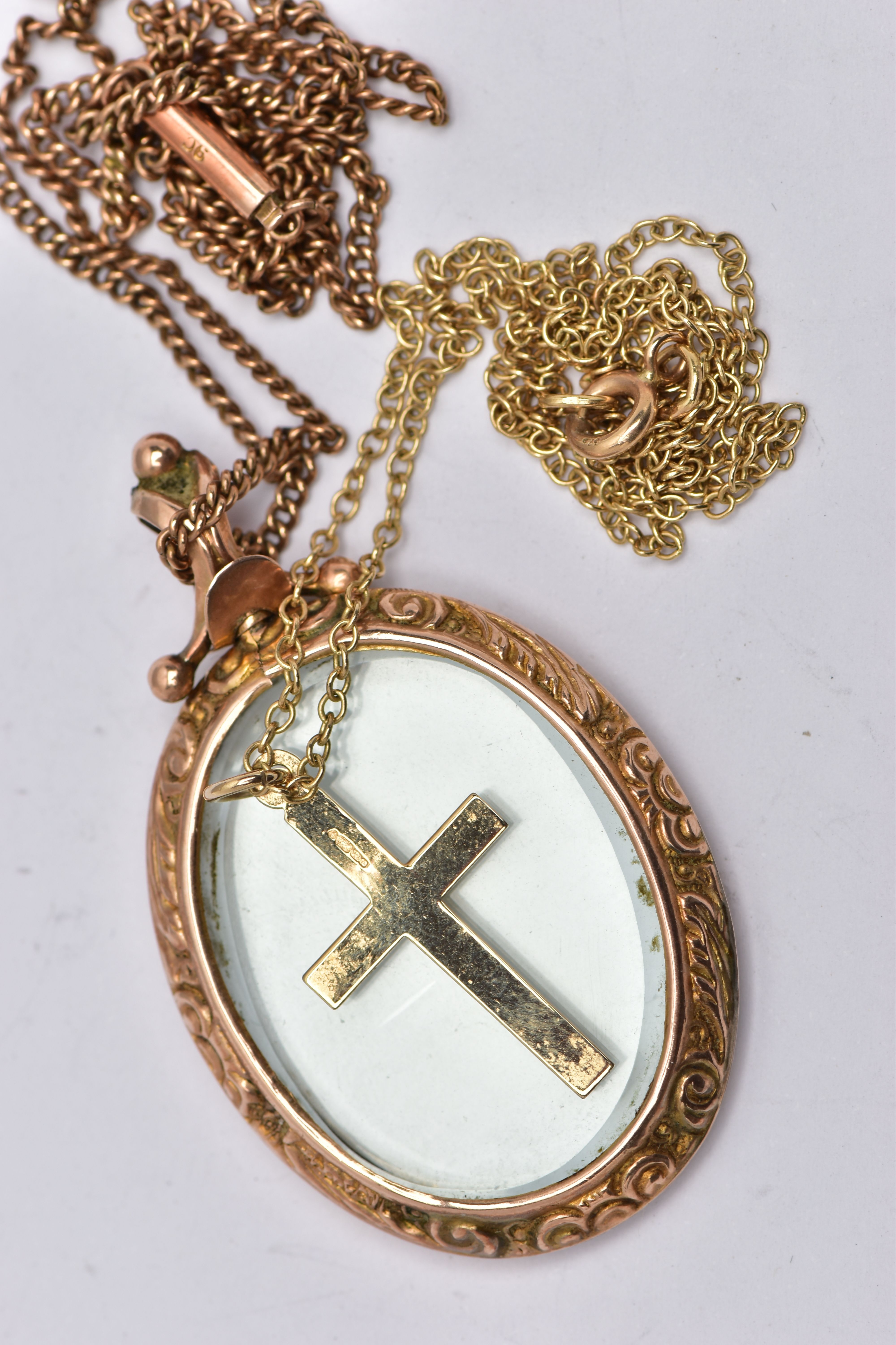AN EARLY 20TH CENTURY 9CT GOLD PENDANT WITH 9CT GOLD CHAIN, A 9CT GOLD CROSS PENDANT WITH 9CT GOLD - Image 2 of 2