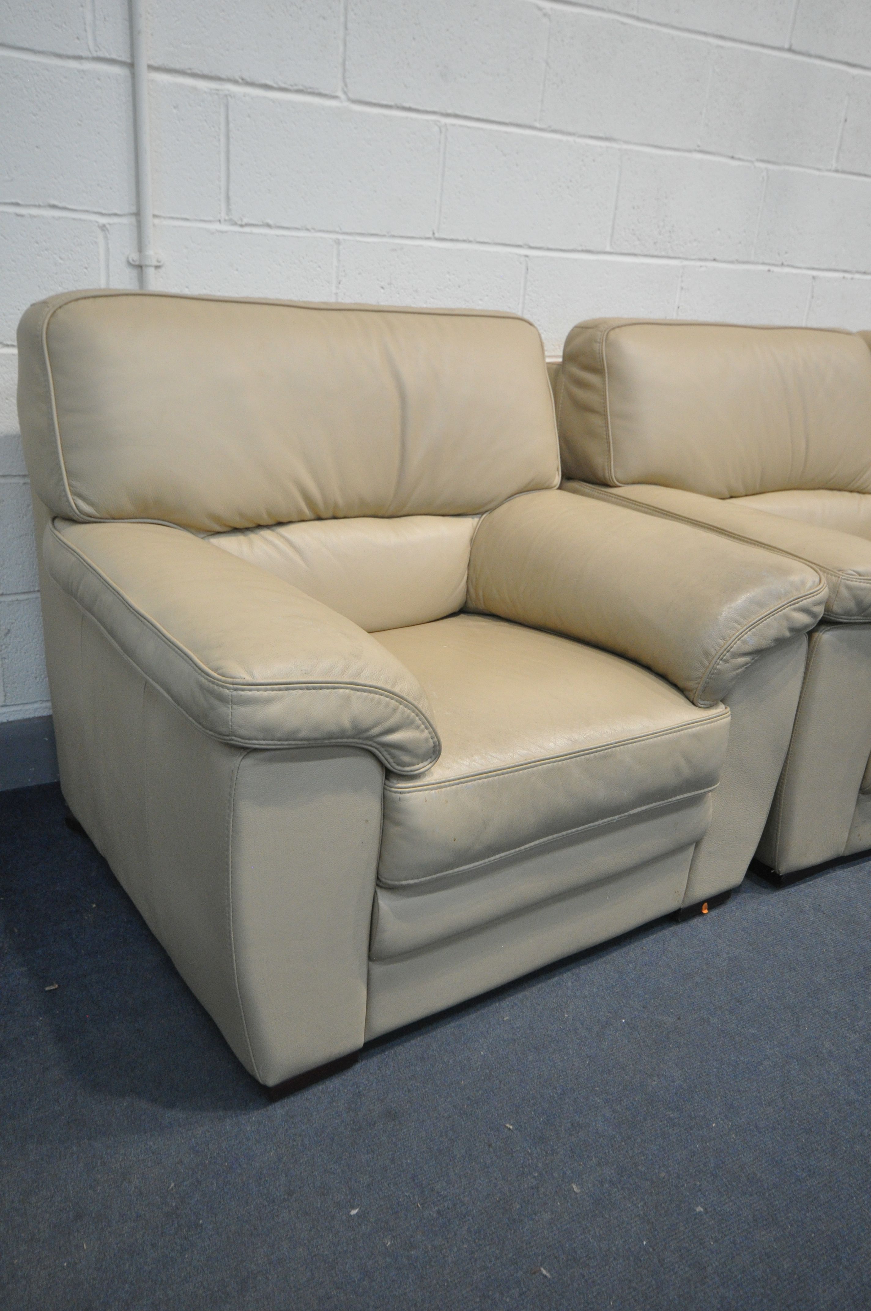 A CREAM LEATHER THREE PIECE LOUNGE SUITE, comprising a two seater settee, length 174cm x depth - Image 3 of 3