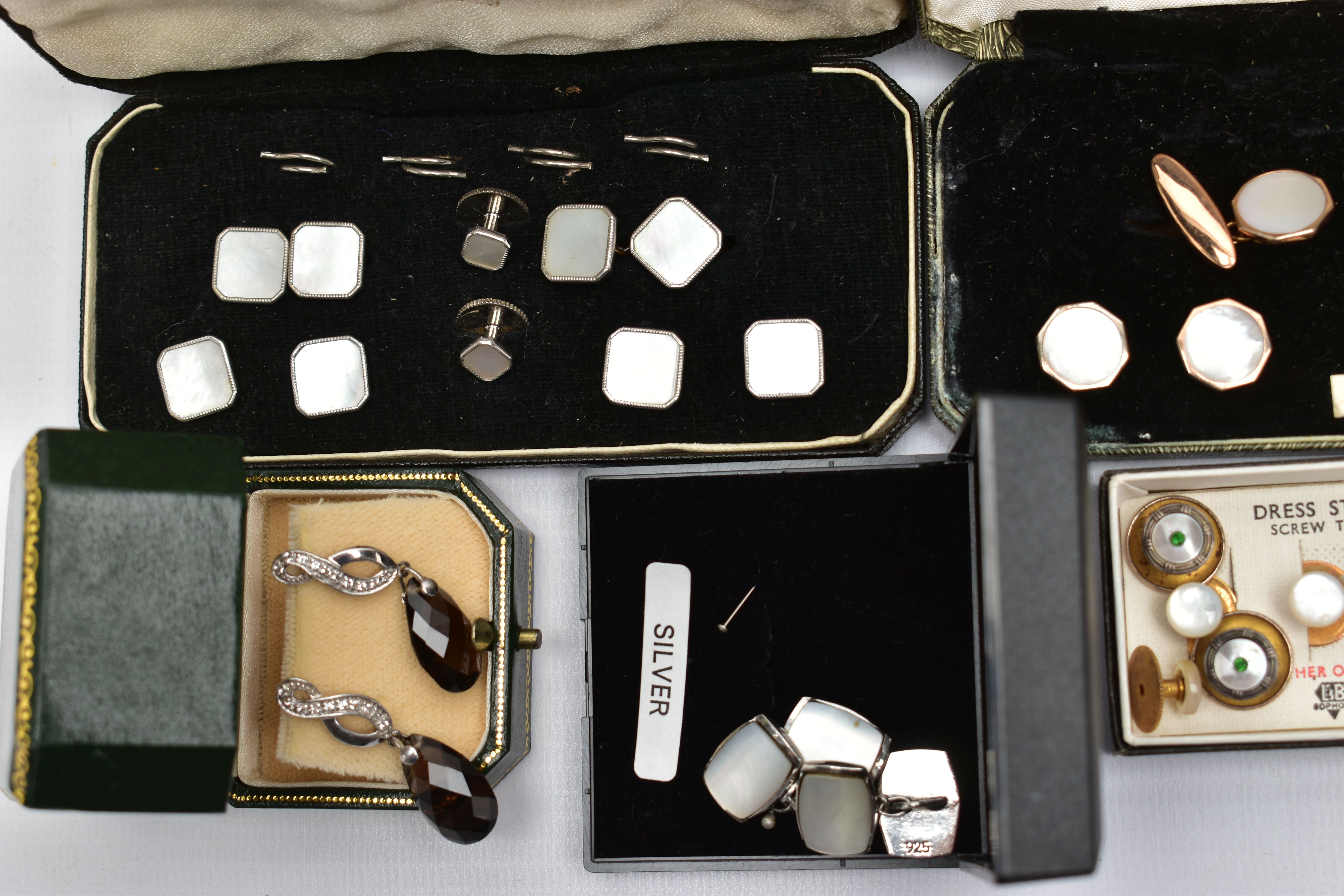 AN ASSORTMENT OF SILVER AND WHITE METAL JEWELLERY, to include a silver ingot in the shape of Great - Image 5 of 7