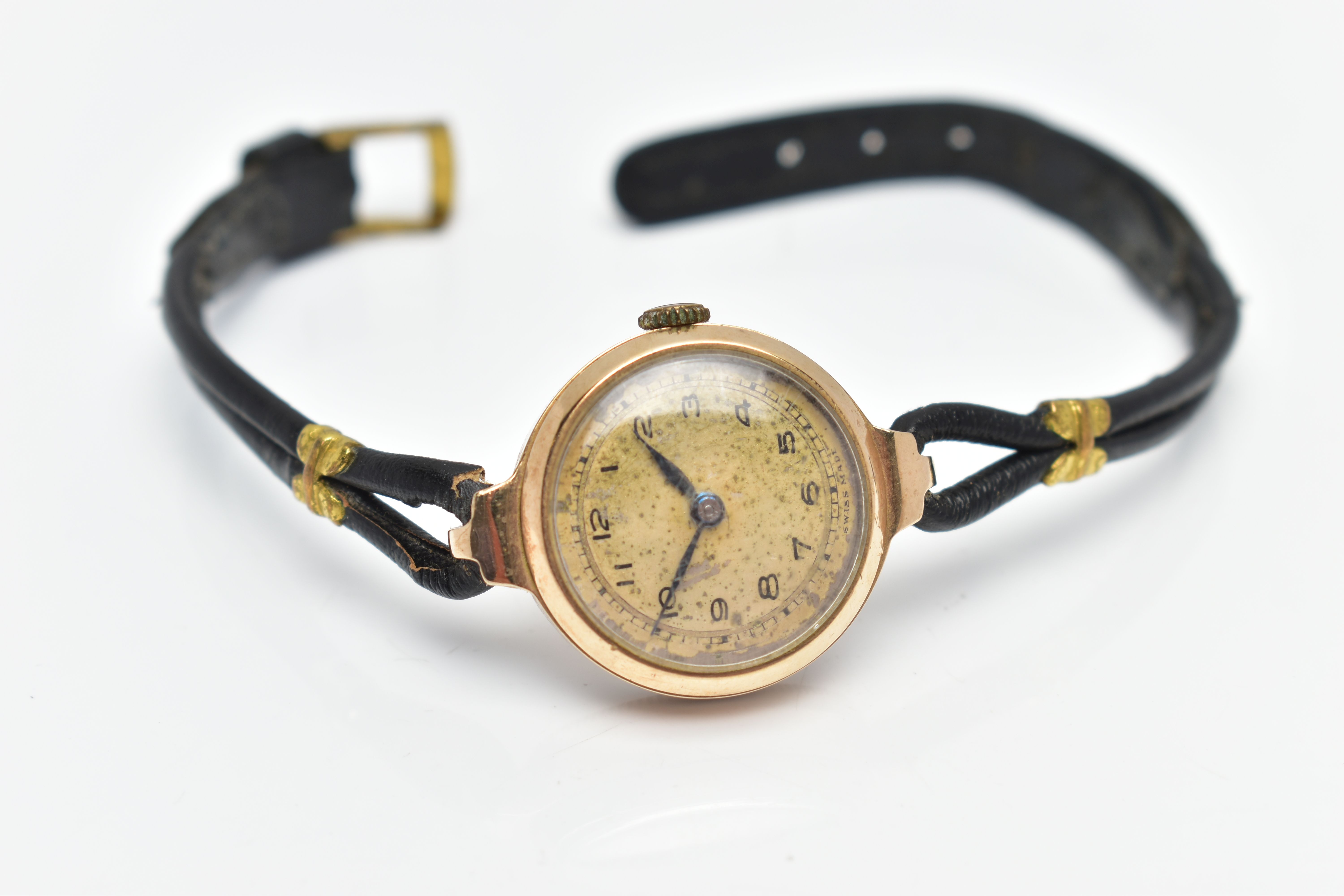 A 1940s 9CT YELLOW GOLD MANUAL WIND WRISTWATCH, the circular gold tone dial, with black Arabic - Image 4 of 6