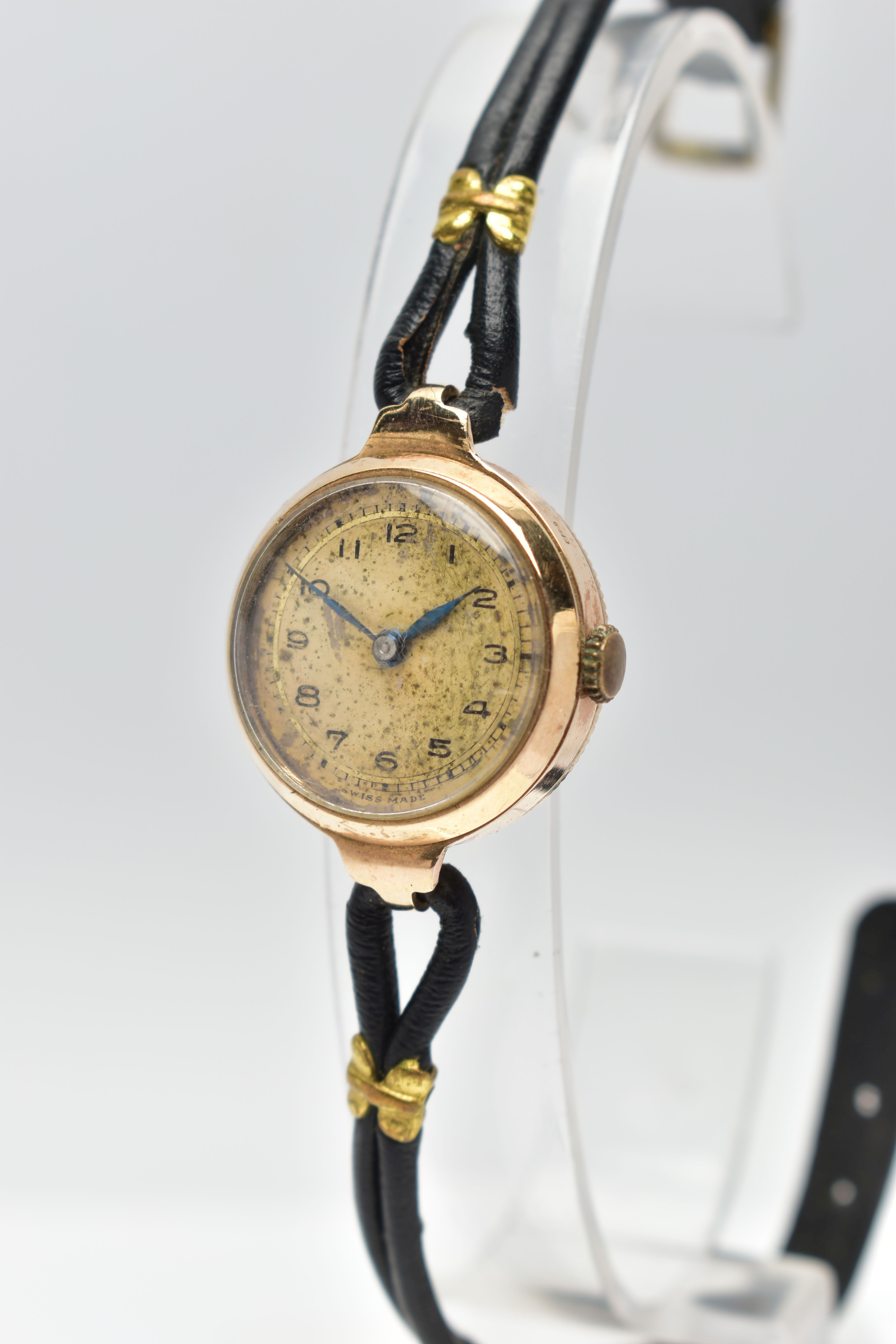 A 1940s 9CT YELLOW GOLD MANUAL WIND WRISTWATCH, the circular gold tone dial, with black Arabic - Image 2 of 6