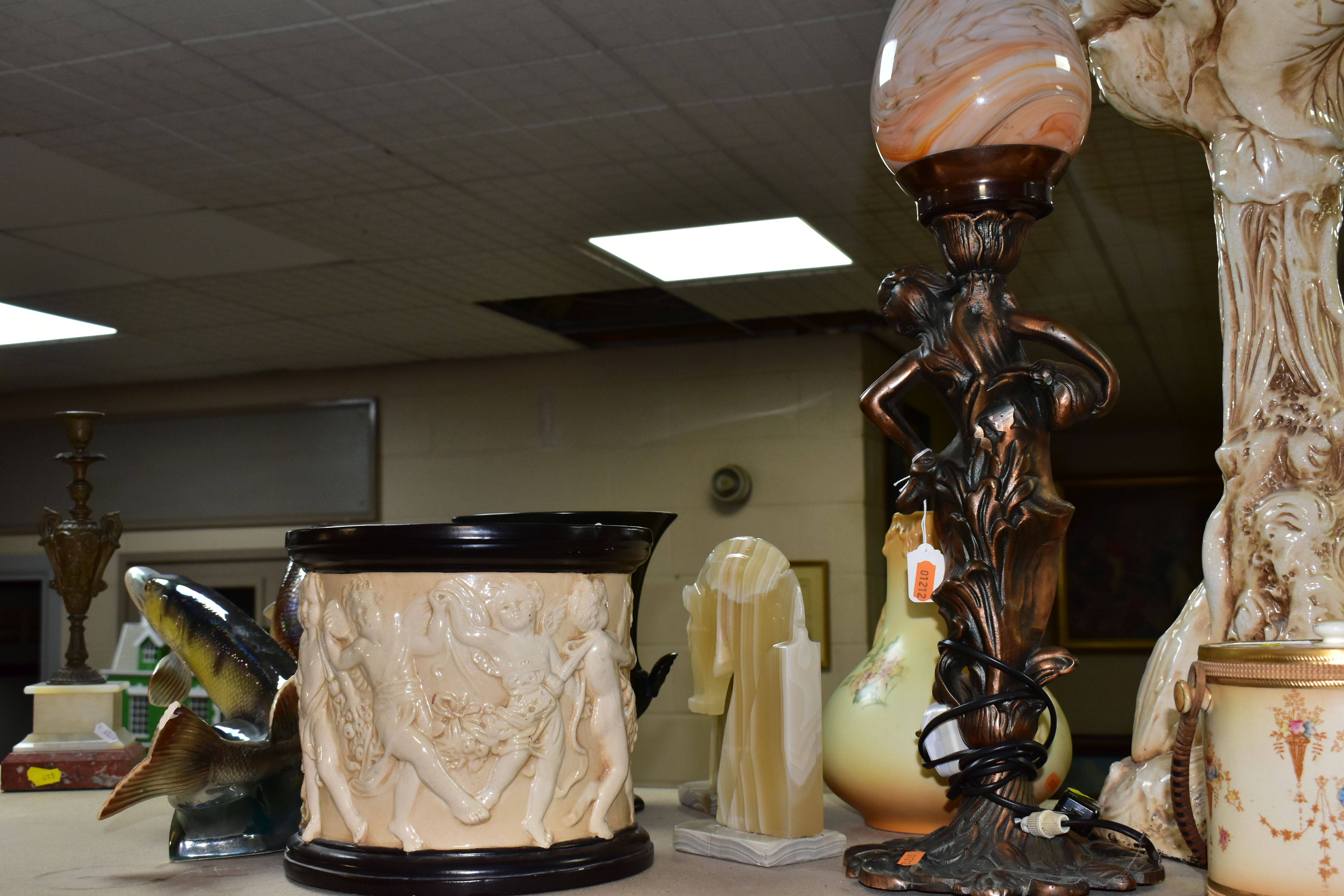 A GROUP OF CERAMICS AND ONYX TOGETHER WITH A TABLE LAMP, comprising of two Jemma Holland Lustre ware - Image 8 of 8