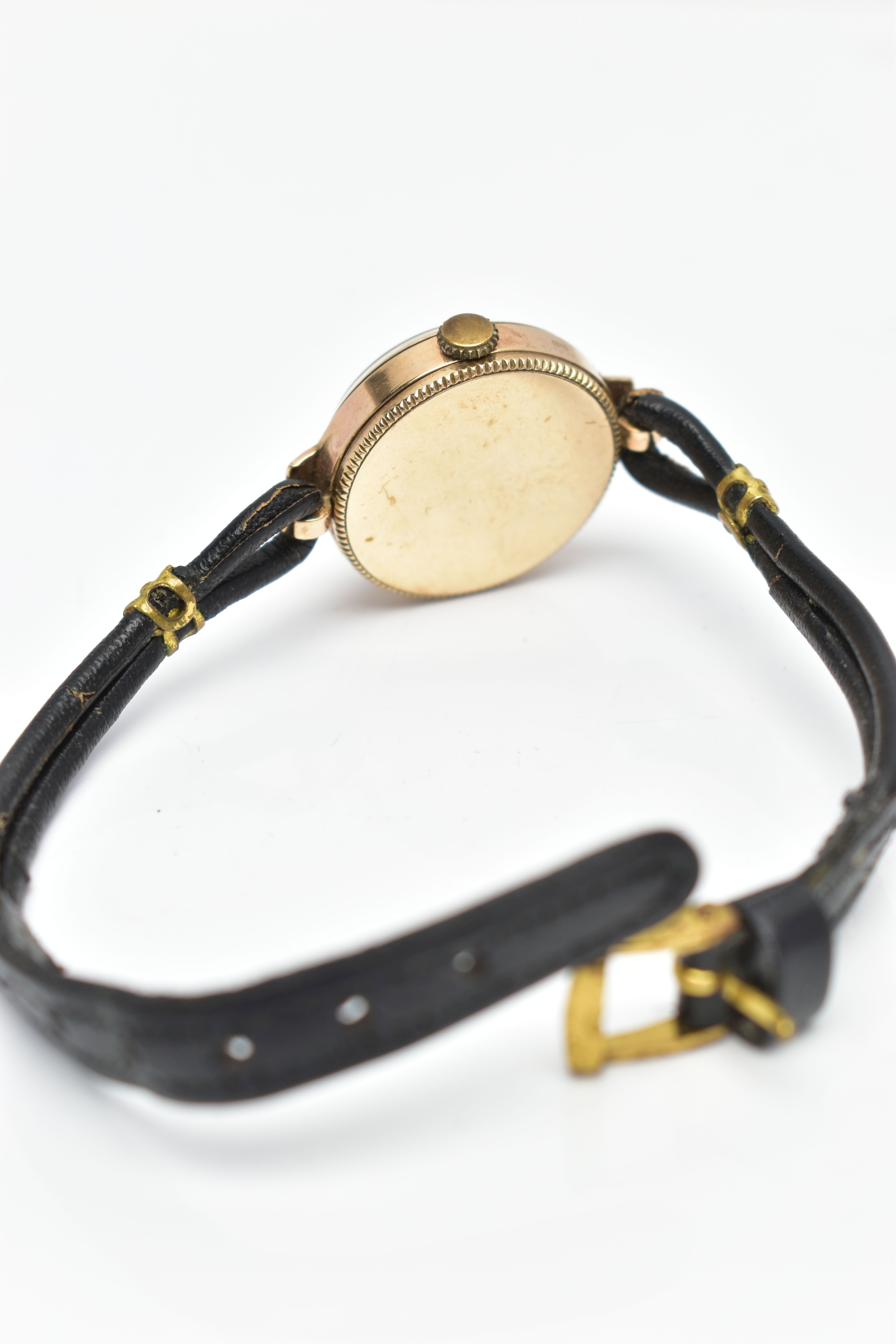 A 1940s 9CT YELLOW GOLD MANUAL WIND WRISTWATCH, the circular gold tone dial, with black Arabic - Image 5 of 6