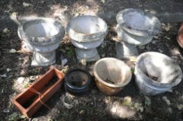 A PAIR OF COMPOSTE CAMPAGNA GARDEN URNS, diameter 38cm x height 36cm (condition:-both with either