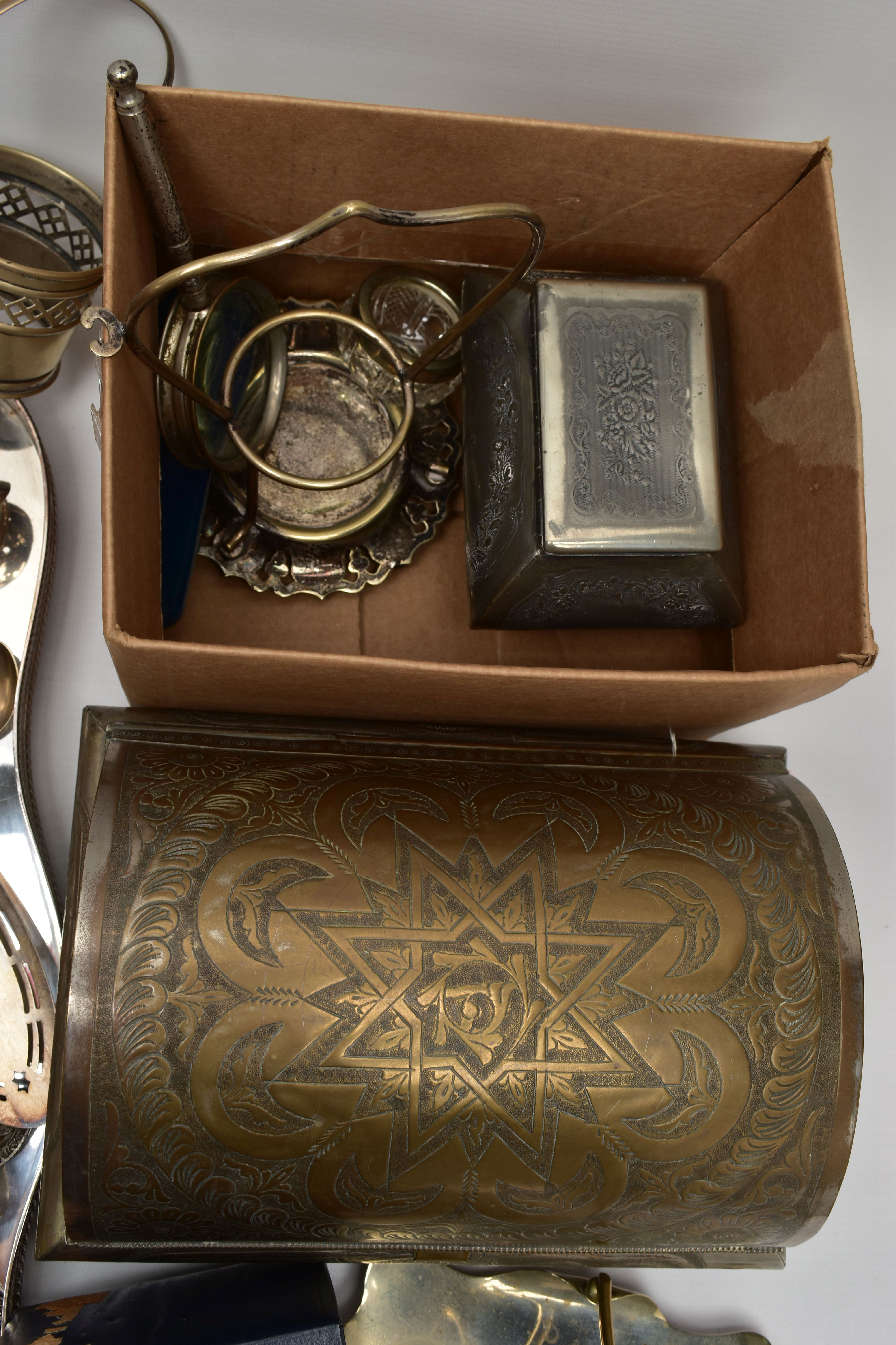 A BOX OF SILVER PLATED AND WHITE METAL WARE, to include a middle eastern style white metal tea - Image 7 of 12